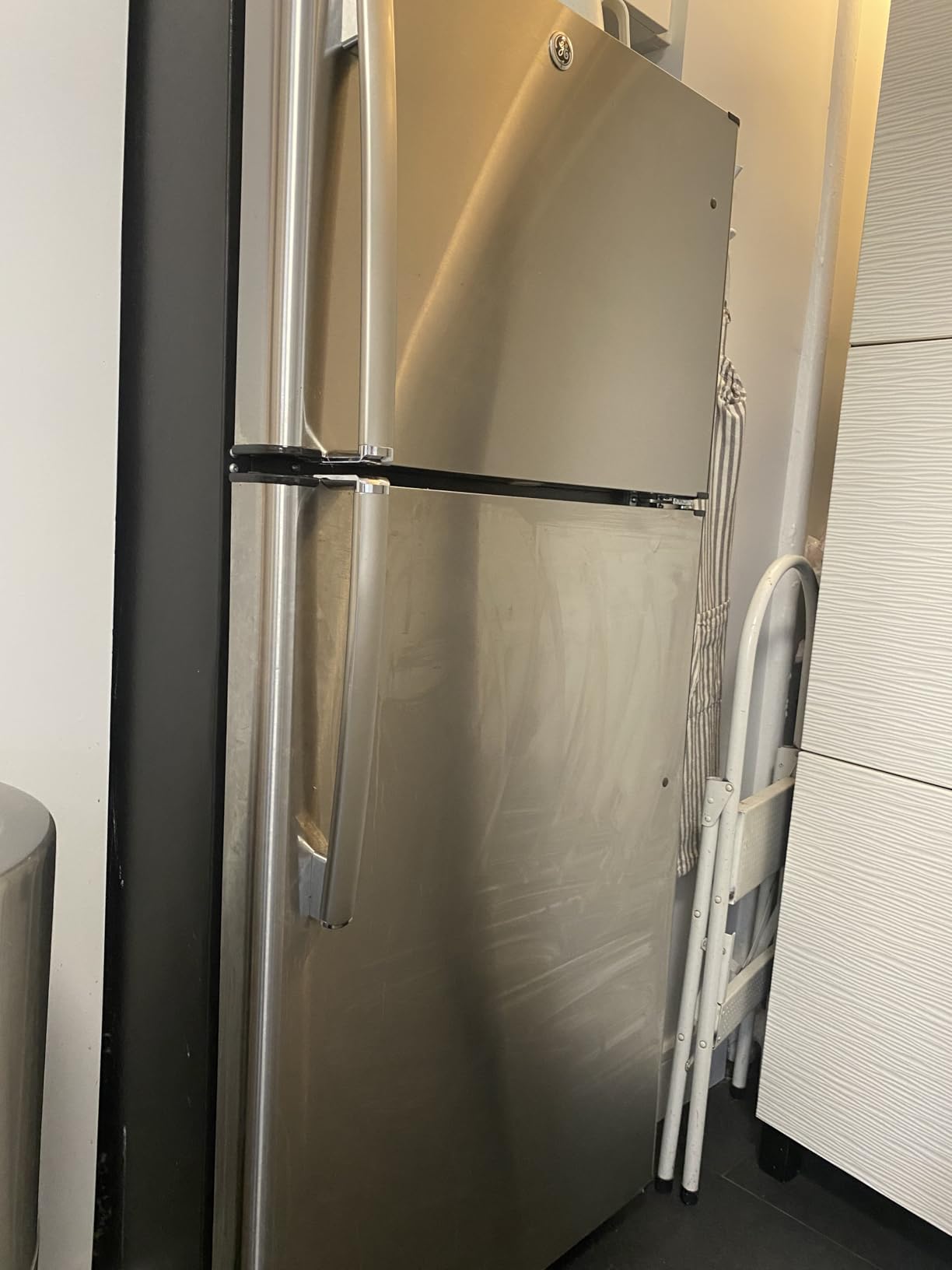 Weiman Stainless Steel Cleaner, 30 Count Cleaning Wipes, Removes Dirt, Grime, and Grease, No Streaks or Residue, Stainless Steel Polish for a Sparkling Clean and Shiny Surface, Cleaning Supplies Customer Review Weiman Stainless Steel Cleaner, 30 Count Cleaning Wipes, Removes Dirt, Grime, and Grease, No Streaks or Residue, Stainless Steel Polish for a Sparkling Clean and Shiny Surface, Cleaning Supplies - Customer Photo 1