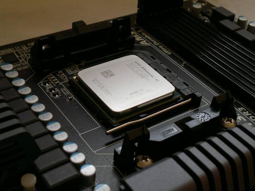 AMD Phenom II X4 965 AM3 3.4Ghz 512KB 45NM 125W 4000MHZ Customer Review AMD Phenom II X4 965 AM3 3.4Ghz 512KB 45NM 125W 4000MHZ - Customer Photo 1