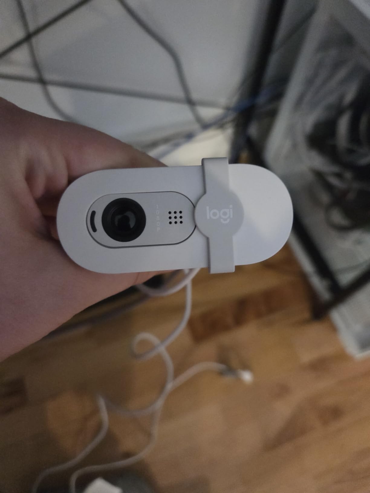 Logitech C270 HD Webcam, 720p, Widescreen HD Video Calling,Light Correction, Noise-Reducing Mic, For Skype, FaceTime, Hangouts, WebEx, PC/Mac/Laptop/Macbook/Tablet - Black - Customer Photo 1