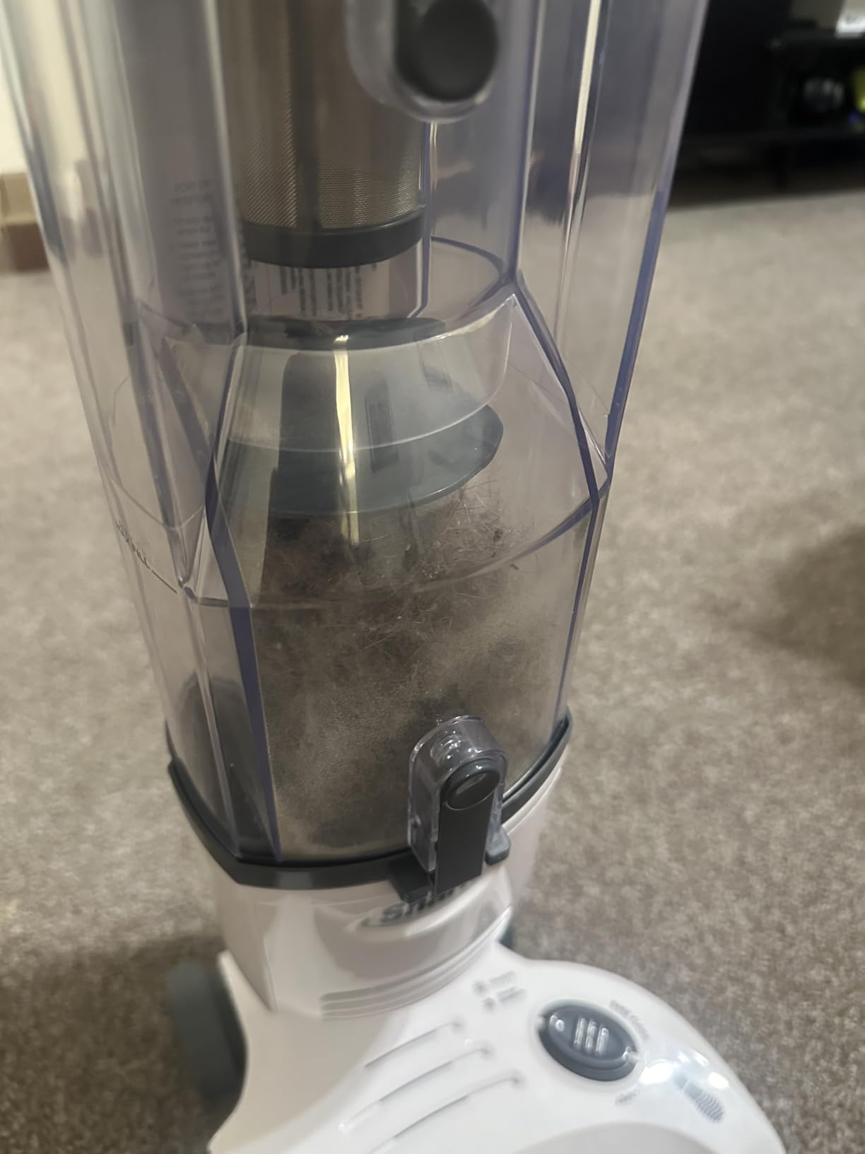 Shark SV1106 Navigator Freestyle Upright Bagless Cordless Stick Vacuum for Carpet, Hard Floor and Pet with XL Dust Cup and 2-Speed Brushroll, White/Grey - Customer Photo 1