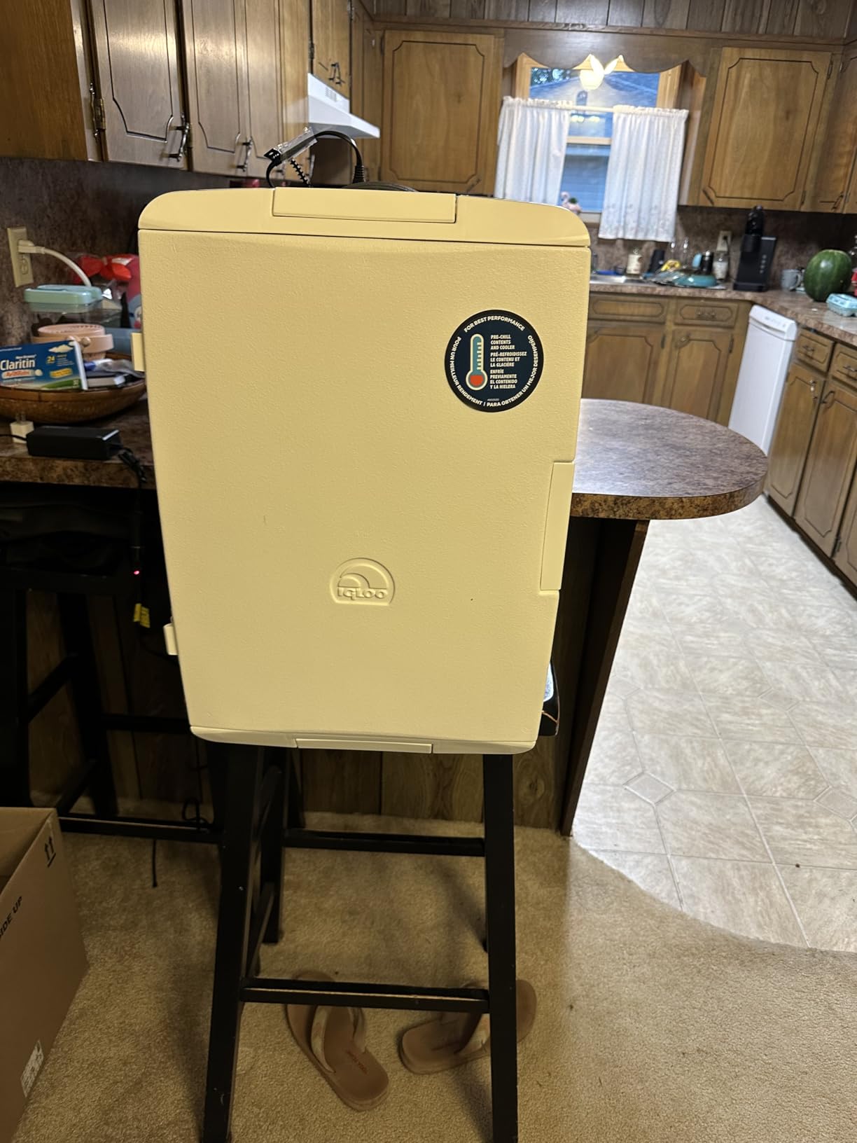 Igloo Iceless Thermoelectric Cooler 40-Quart with 12V DC Power Cord for Cars, Trucks, SUVs, RVs, Boats and More Customer Review Igloo Iceless Thermoelectric Cooler 40-Quart with 12V DC Power Cord for Cars, Trucks, SUVs, RVs, Boats and More - Customer Photo 2