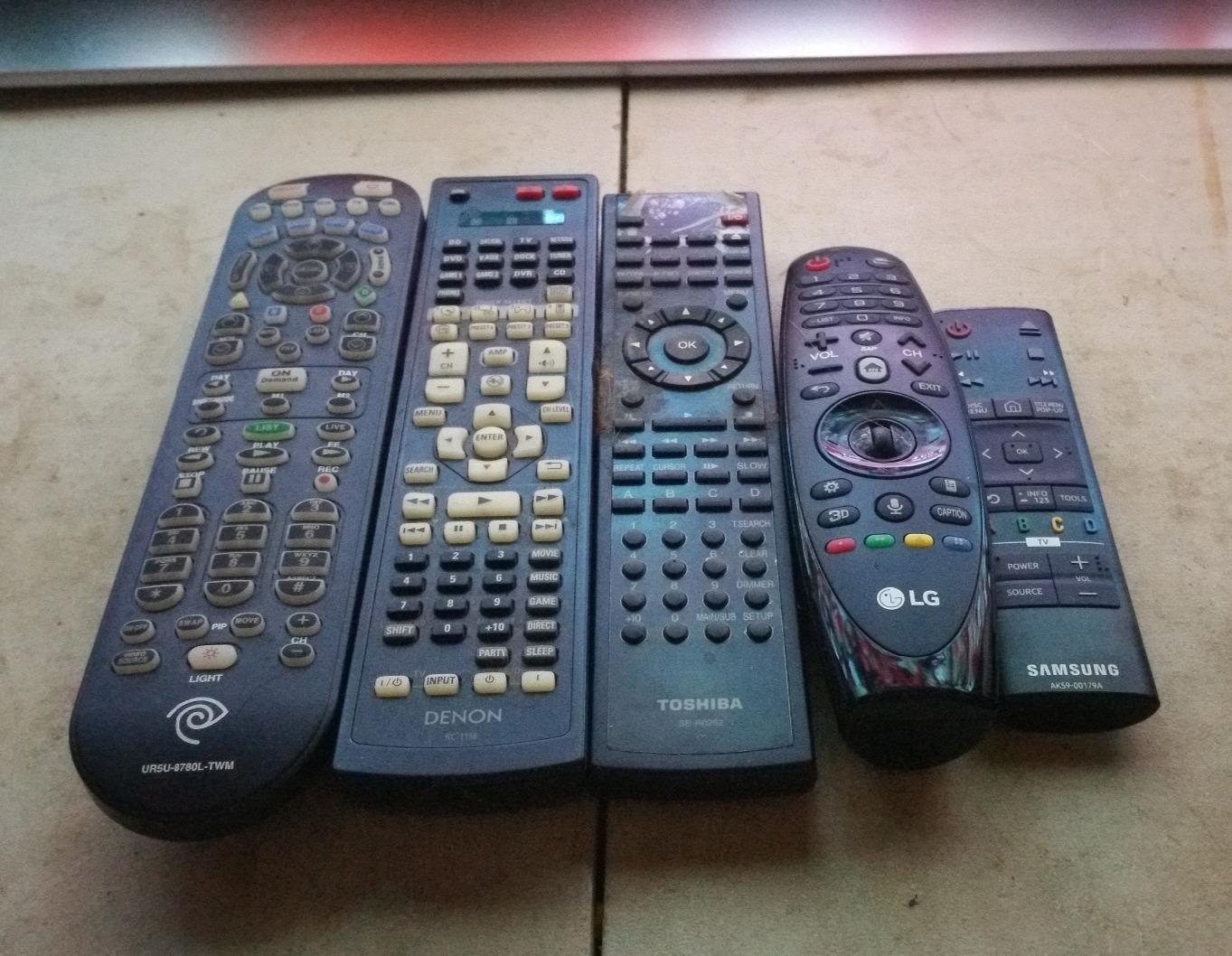 Logitech 915-000256 Harmony Elite Remote Control, Hub & App Customer Review Logitech 915-000256 Harmony Elite Remote Control, Hub & App - Customer Photo 2