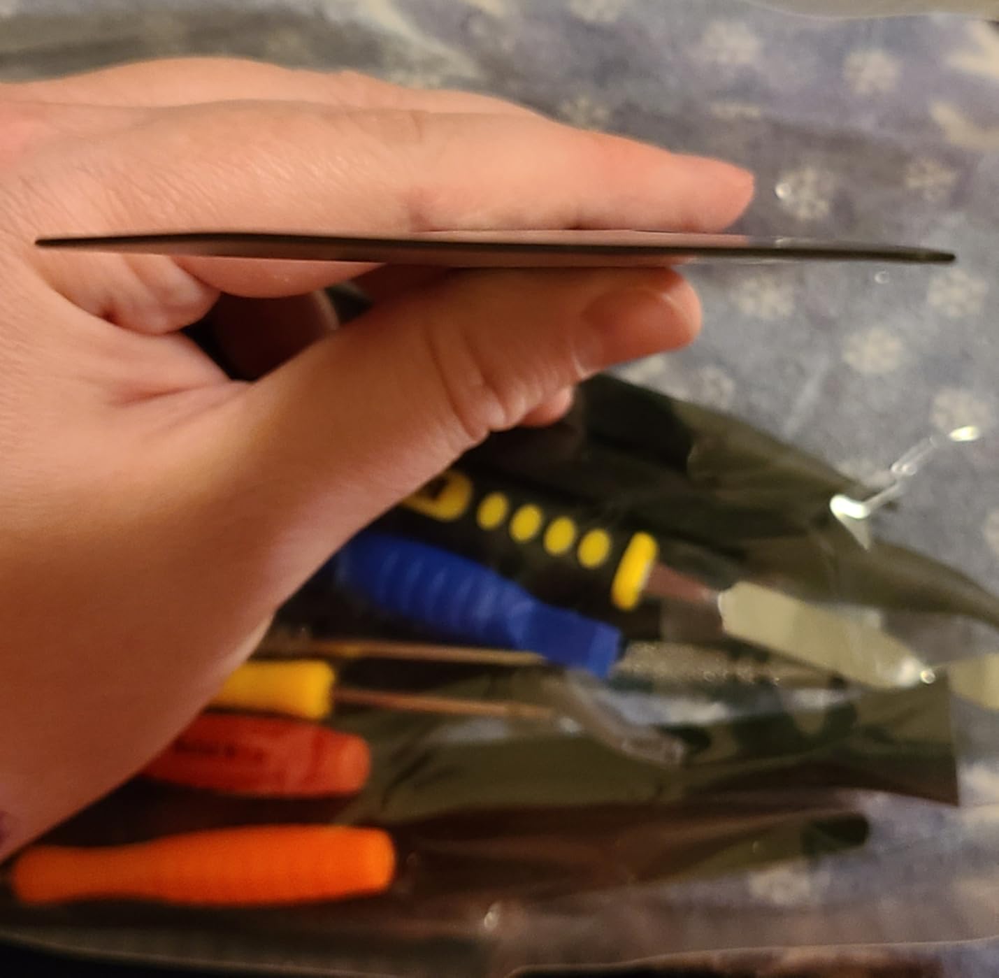 Kaisi Professional Electronics Opening Pry Tool Repair Kit with Metal Spudger Non-Abrasive Nylon Spudgers and Anti-Static Tweezers for Cellphone iPhone Laptops Tablets and More, 20 Piece Customer Review Kaisi Professional Electronics Opening Pry Tool Repair Kit with Metal Spudger Non-Abrasive Nylon Spudgers and Anti-Static Tweezers for Cellphone iPhone Laptops Tablets and More, 20 Piece - Customer Photo 2