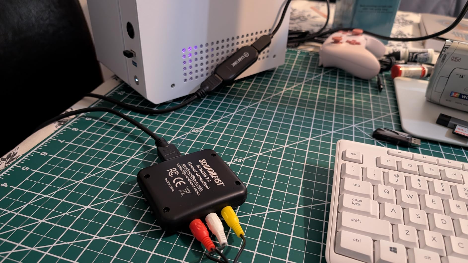 Elgato Cam Link 4K - External Capture Card for DSLR & Camcorder, ActionCam as Webcam, Meet/Stream/Record in 1080p60 or 4K30/4K60, Easy Connect for OBS/Zoom/Discord - HDMI to USB 3.0, PC/Mac/iPad customer photo 2