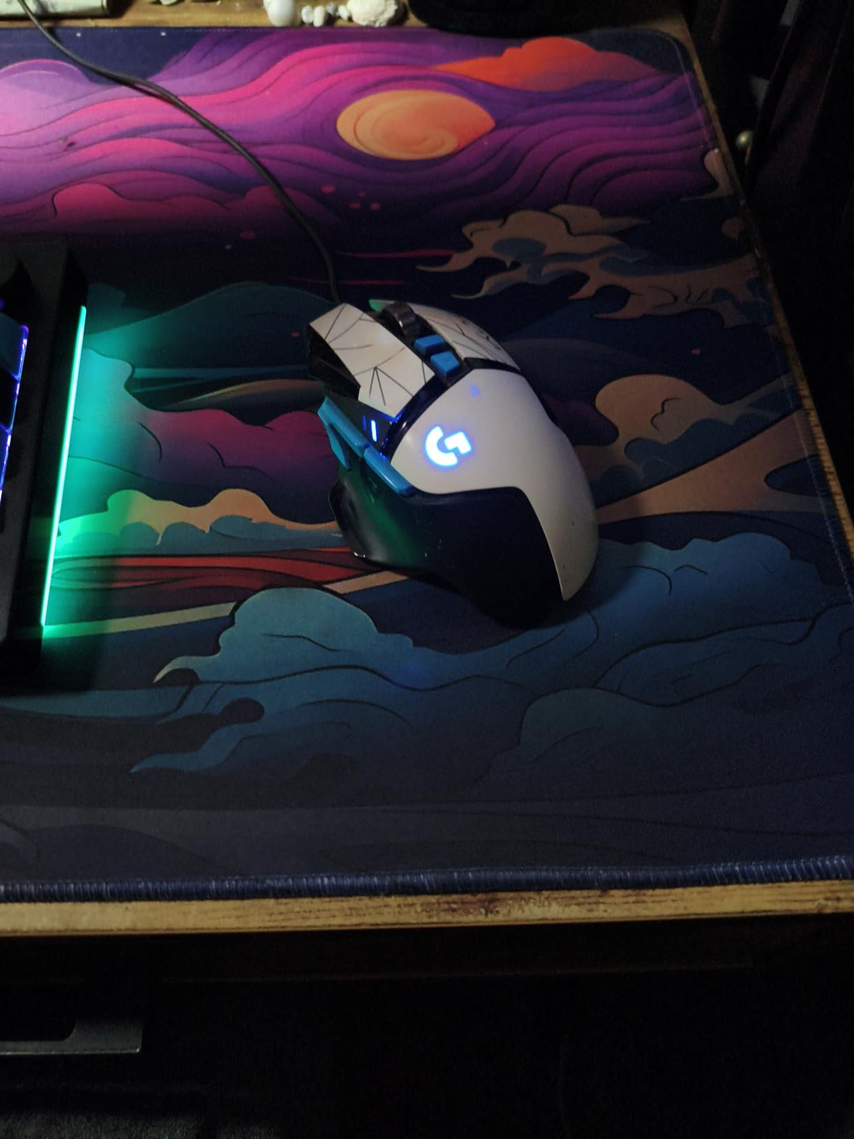 Logitech G502 Lightspeed Wireless Gaming Mouse with Hero 25K Sensor, PowerPlay Compatible, Tunable Weights and Lightsync RGB - Black customer photo 1