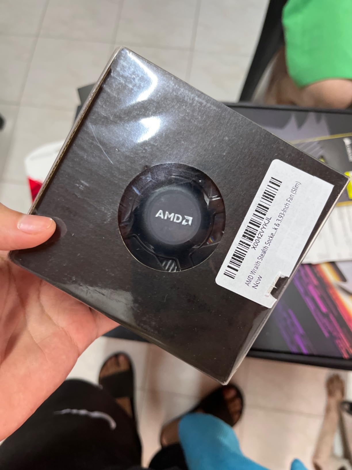 AMD Wraith Stealth Socket AM4 4-Pin Connector CPU Cooler with Aluminum Heatsink & 3.93-Inch Fan (Slim) Customer Review AMD Wraith Stealth Socket AM4 4-Pin Connector CPU Cooler with Aluminum Heatsink & 3.93-Inch Fan (Slim) - Customer Photo 3