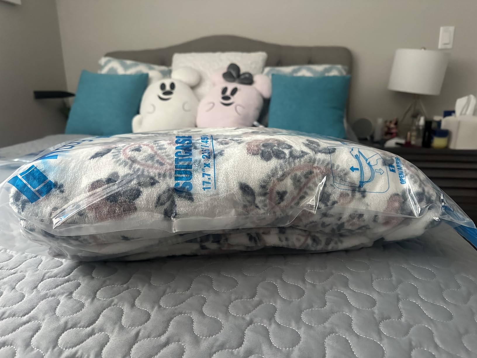 12 Compression Bags for Travel Essentials, Vacuum Packing Space Saver Bags for Cruise Accessories (12-Travel) Customer Review 12 Compression Bags for Travel Essentials, Vacuum Packing Space Saver Bags for Cruise Accessories (12-Travel) - Customer Photo 2