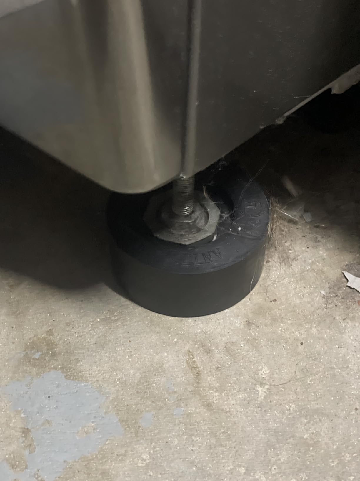 Anti Vibration Pads for Washing Machine with Tank Tread Grip | 4 Pack + Level | Stops Washer Dryer from Moving, Protects Floor | Rubber Antivibration Feet Stabilizer for Leveling Washer Machine - Customer Photo 1