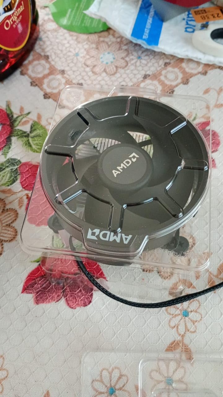 AMD Ryzen 5 3600 6-Core, 12-Thread Unlocked Desktop Processor with Wraith Stealth Cooler - Customer Photo 3