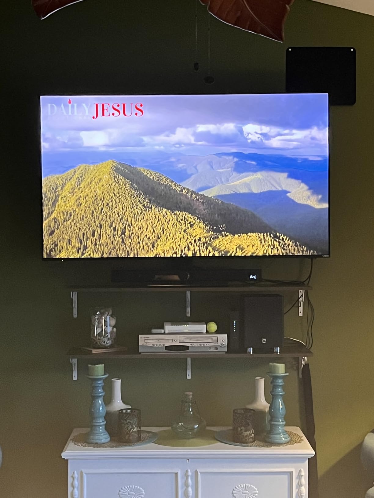 PERLESMITH Universal Swivel TV Stand Base, Table Top TV Stand for 37-75 inch LCD LED TVs, Height Adjustable TV Mount Stand with Tempered Glass Base, VESA 600x400mm, Holds up to 99lbs, PSTVS13 - Customer Photo 3