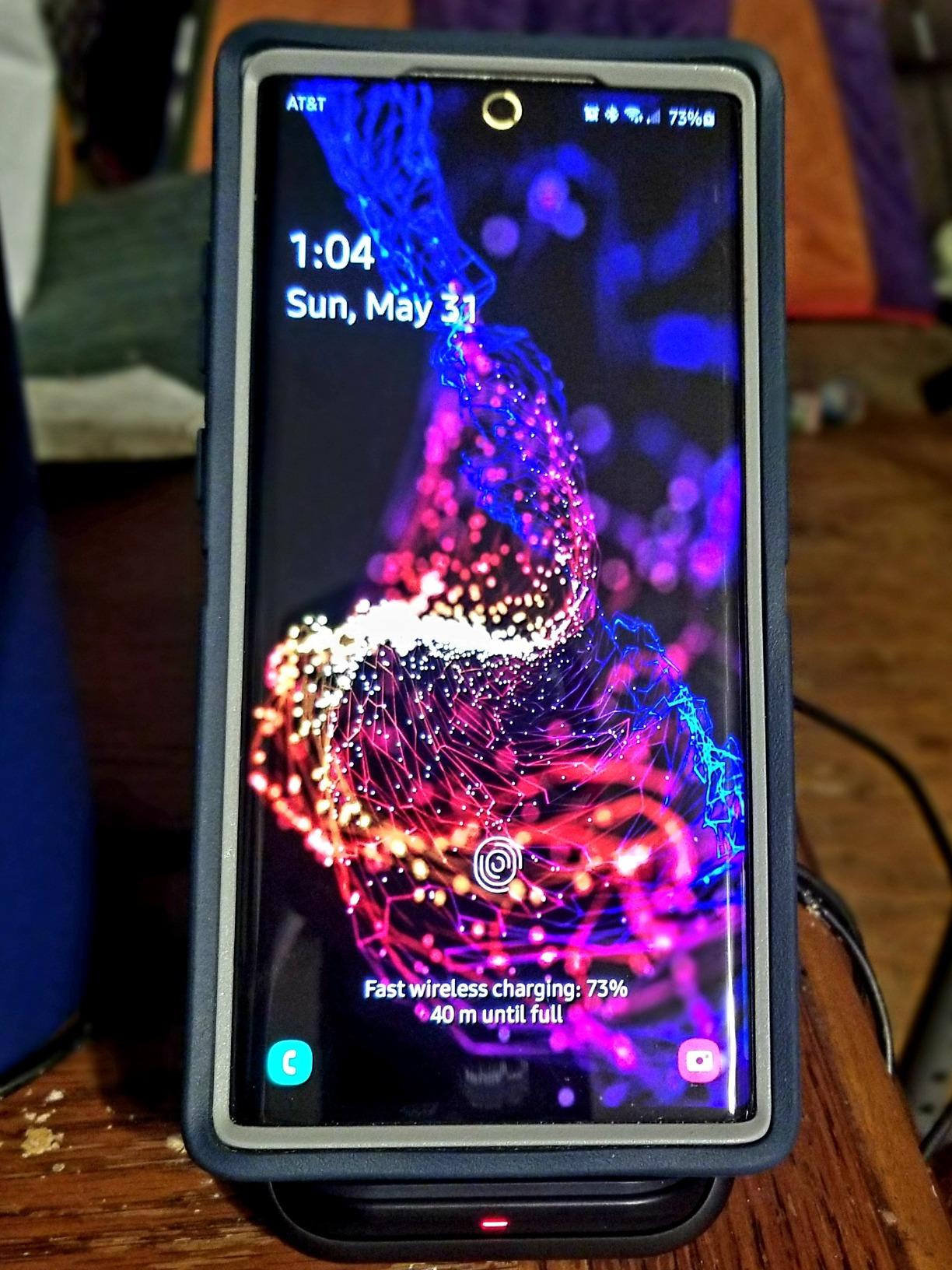 Samsung 15W Fast Charge 2.0 Wireless Charger Stand - Black (US Version with Warranty) Customer Review Samsung 15W Fast Charge 2.0 Wireless Charger Stand - Black (US Version with Warranty) - Customer Photo 2