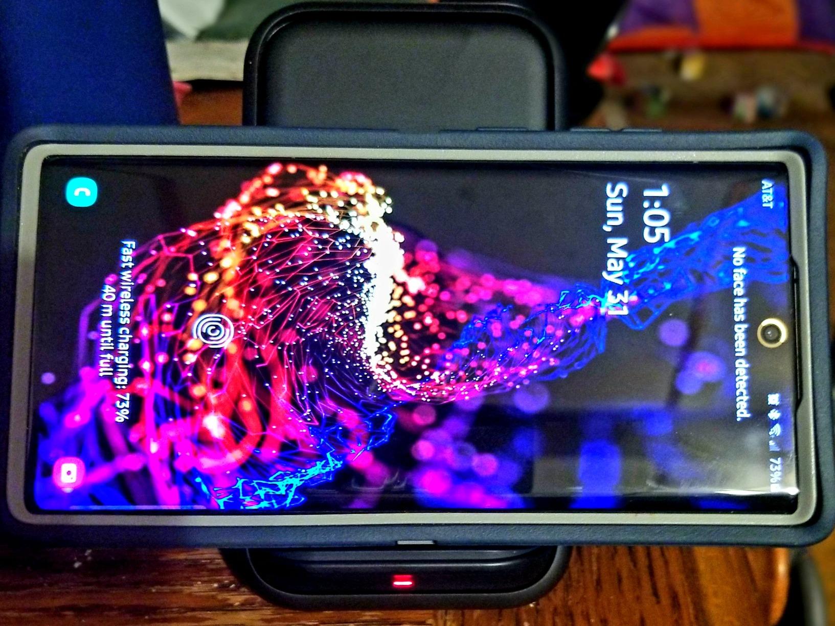 Samsung 15W Fast Charge 2.0 Wireless Charger Stand - Black (US Version with Warranty) Customer Review Samsung 15W Fast Charge 2.0 Wireless Charger Stand - Black (US Version with Warranty) - Customer Photo 3