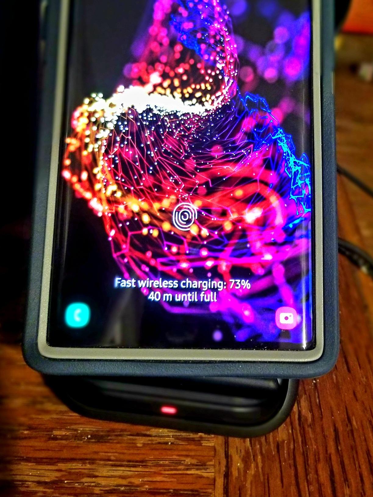 Samsung 15W Fast Charge 2.0 Wireless Charger Stand - Black (US Version with Warranty) Customer Review Samsung 15W Fast Charge 2.0 Wireless Charger Stand - Black (US Version with Warranty) - Customer Photo 4