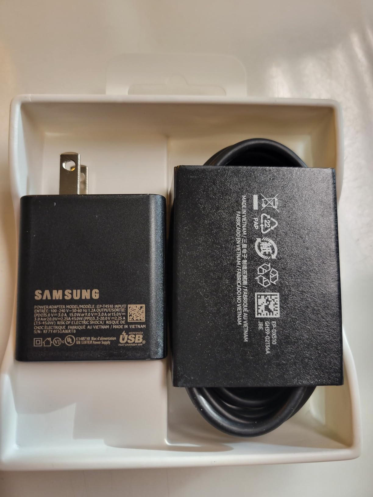 Samsung Official 45W USB-C Super Fast Charging Wall Charger (Black) Customer Review Samsung Official 45W USB-C Super Fast Charging Wall Charger (Black) - Customer Photo 2