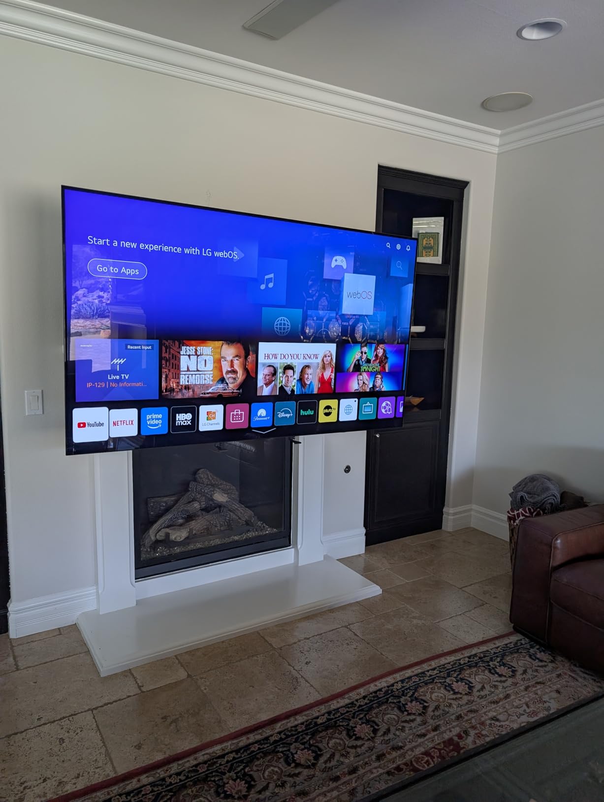 EVEO® Screen Cleaner Spray Kit (Streak-Free) TV Screen Cleaner for Smart TV, LCD, LED, OLED | Computer Screen Cleaner Spray and Wipe Microfiber Cloth - TV, Monitor, Laptop, iPad, Car - 6.7oz 1 Pack - Customer Photo 2