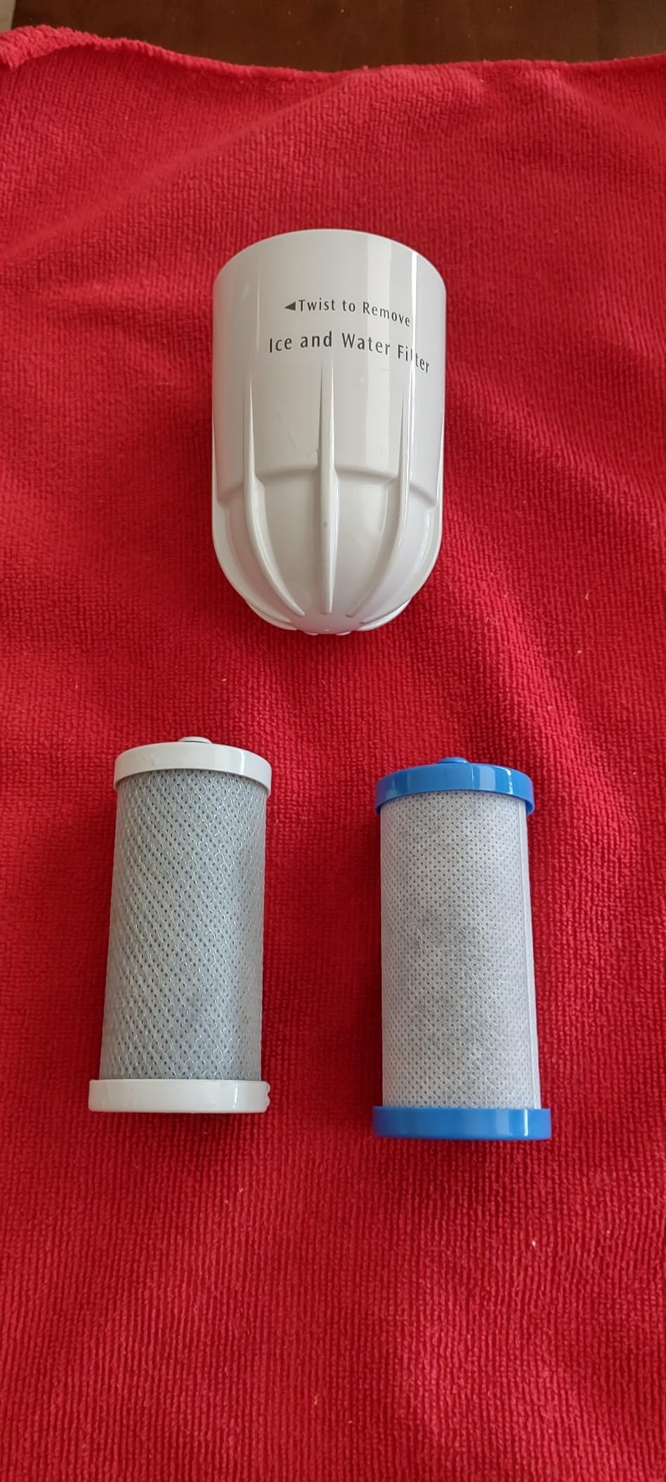 Amazon Basics Replacement Frigidaire WF1CB Refrigerator Water Filter, 3-Pack - Customer Photo 2