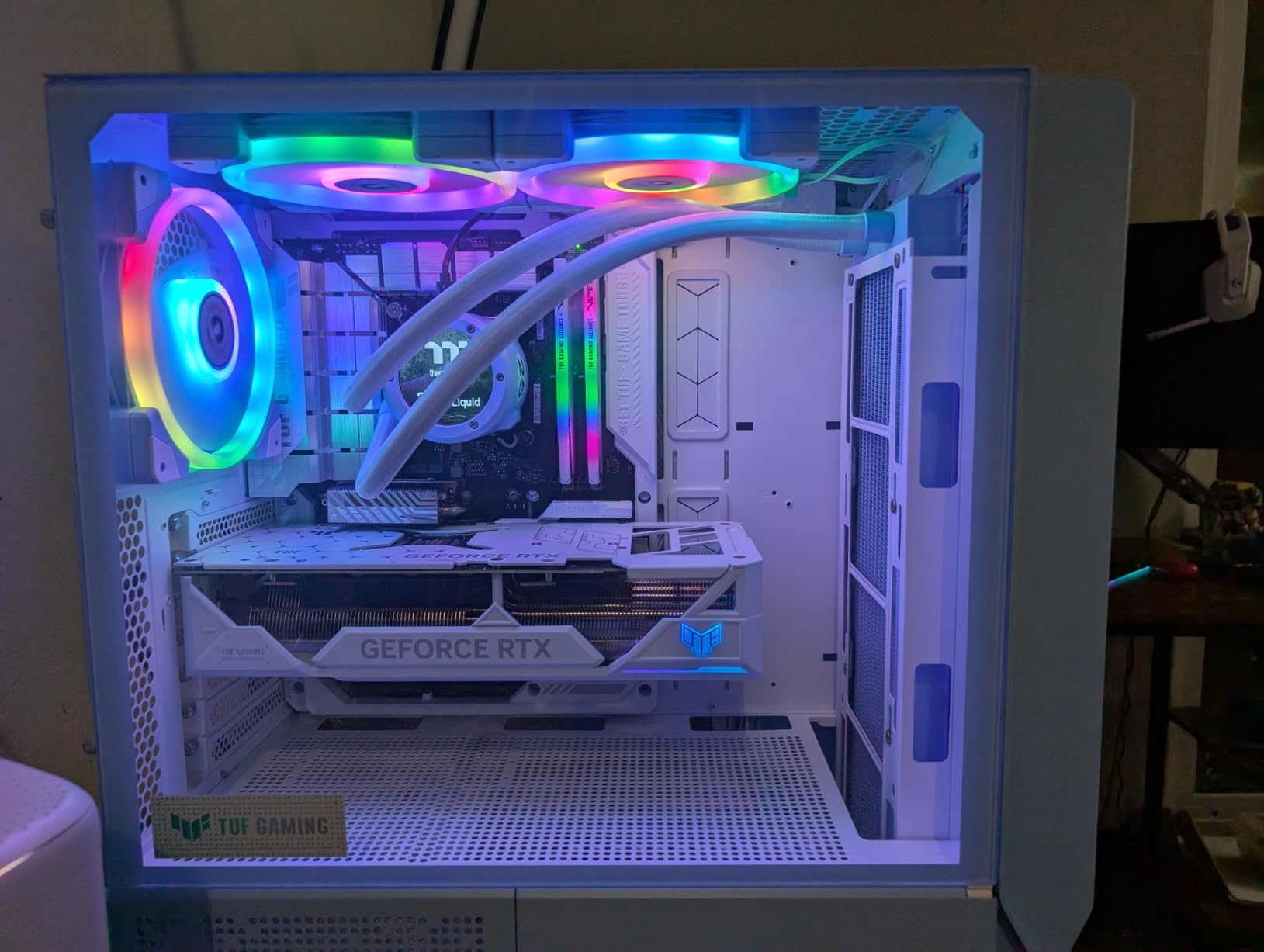 ASUS TUF Gaming GeForce RTX™ 4070 Ti Super BTF White OC Edition Gaming Graphics Card (PCIe 4.0, 16GB GDDR6X, Exclusive to BTF ATX Motherboards - Customer Photo 3