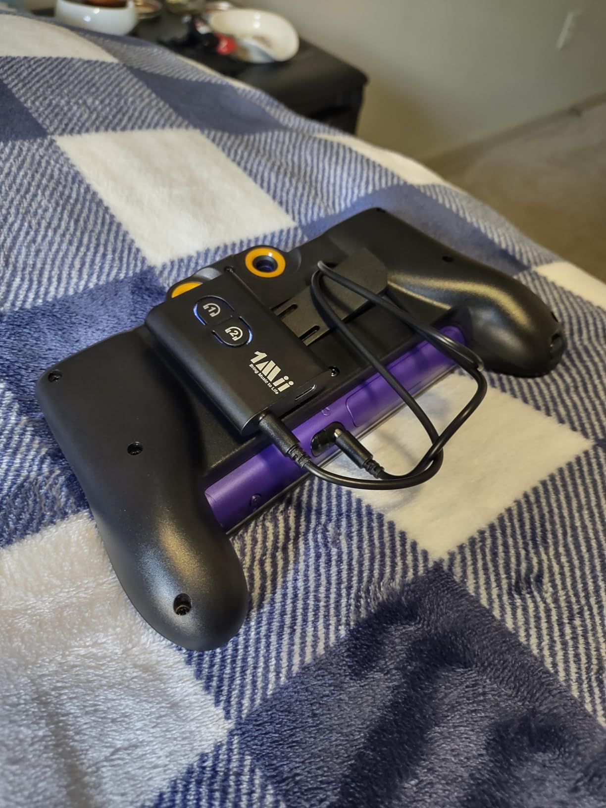 1Mii Bluetooth 5.3 Transmitter Receiver for TV to Wireless Headphones, Dual Link AptX Adaptive/Low Latency/HD Audio, Aux Adapter for Home Stereo, Airplane, Boat, Gym Customer Review 1Mii Bluetooth 5.3 Transmitter Receiver for TV to Wireless Headphones, Dual Link AptX Adaptive/Low Latency/HD Audio, Aux Adapter for Home Stereo, Airplane, Boat, Gym - Customer Photo 2