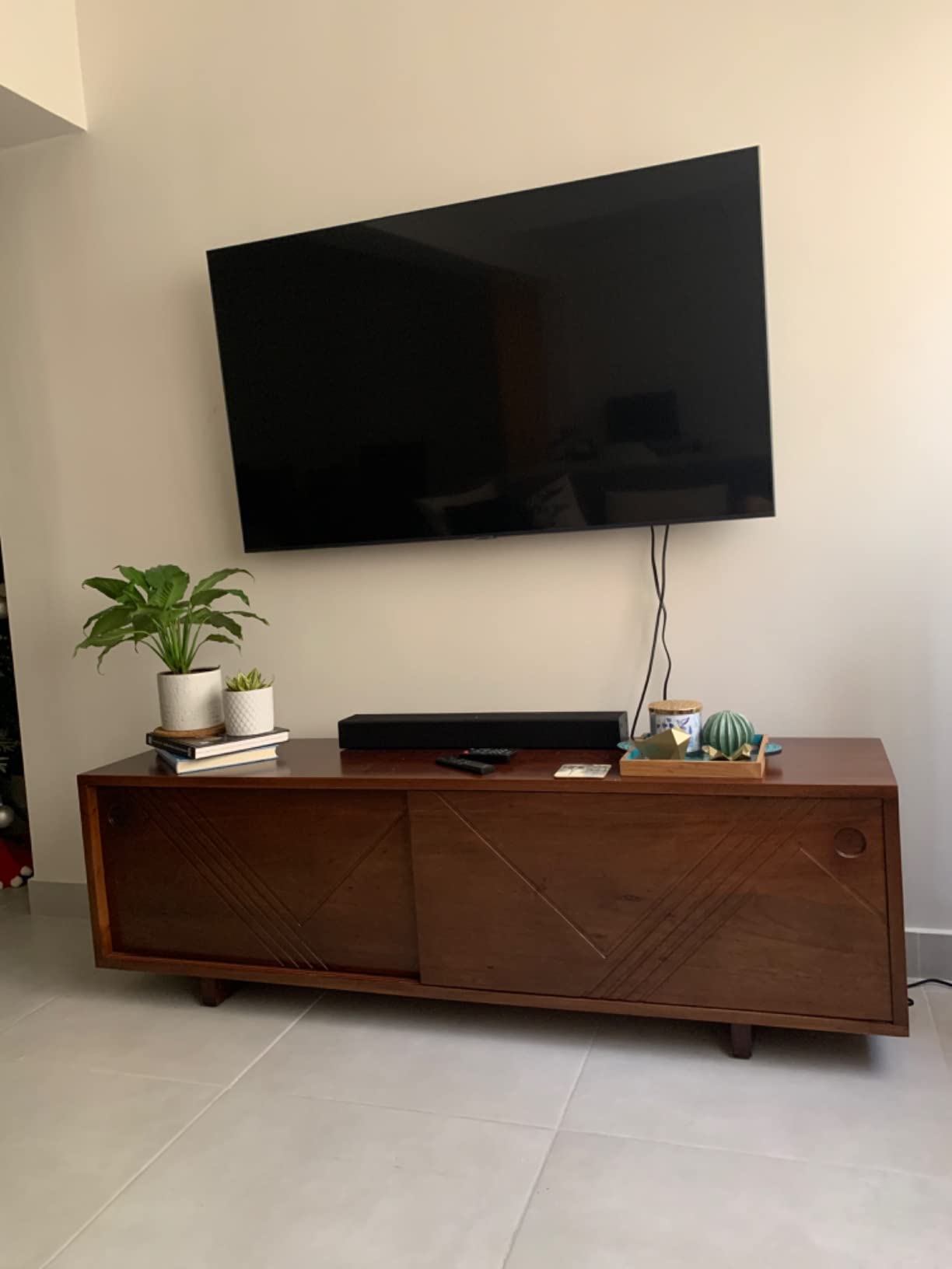 Samsung HW-C400 2.0 Channel Sound bar with Built-in Woofer 110-240 Volt - Customer Photo 1