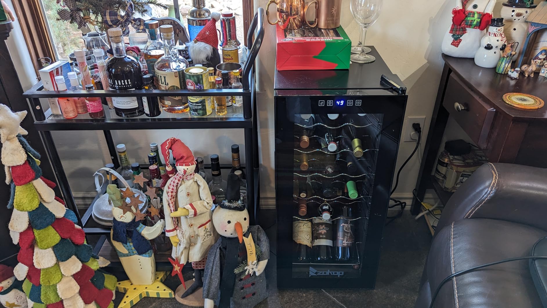 ROVSUN 18 Bottle Wine Fridge, Freestanding Compressor Wine Cooler Refrigerator, Beverage Wine Chiller with Digital Temperature Control & Double-layer Glass Door for Red White Wine, Champagne, Beer - Customer Photo 2