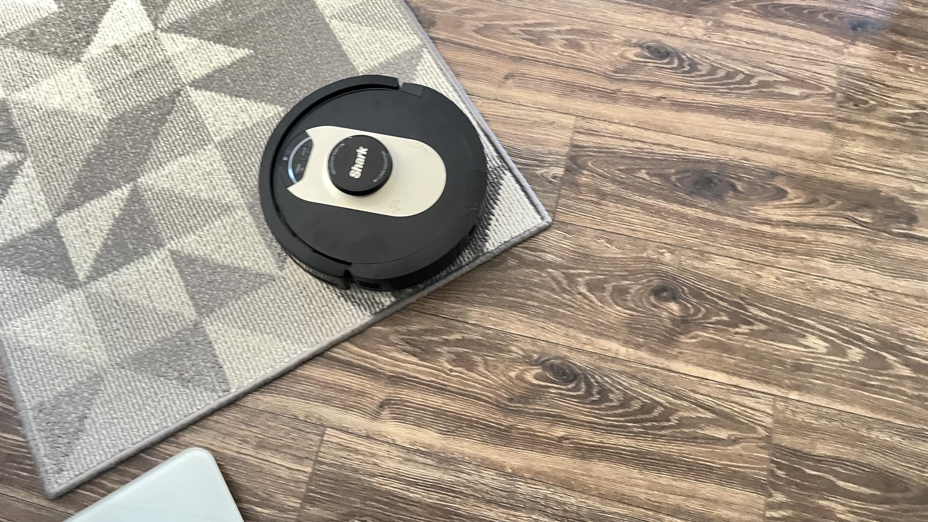 Shark AV2501AE AI Robot Vacuum with XL HEPA Self-Empty Base, Bagless, 60-Day Capacity, LIDAR Navigation, Perfect for Pet Hair, Compatible with Alexa, Wi-Fi Connected, Carpet & Hard Floor, Black - Customer Photo 1