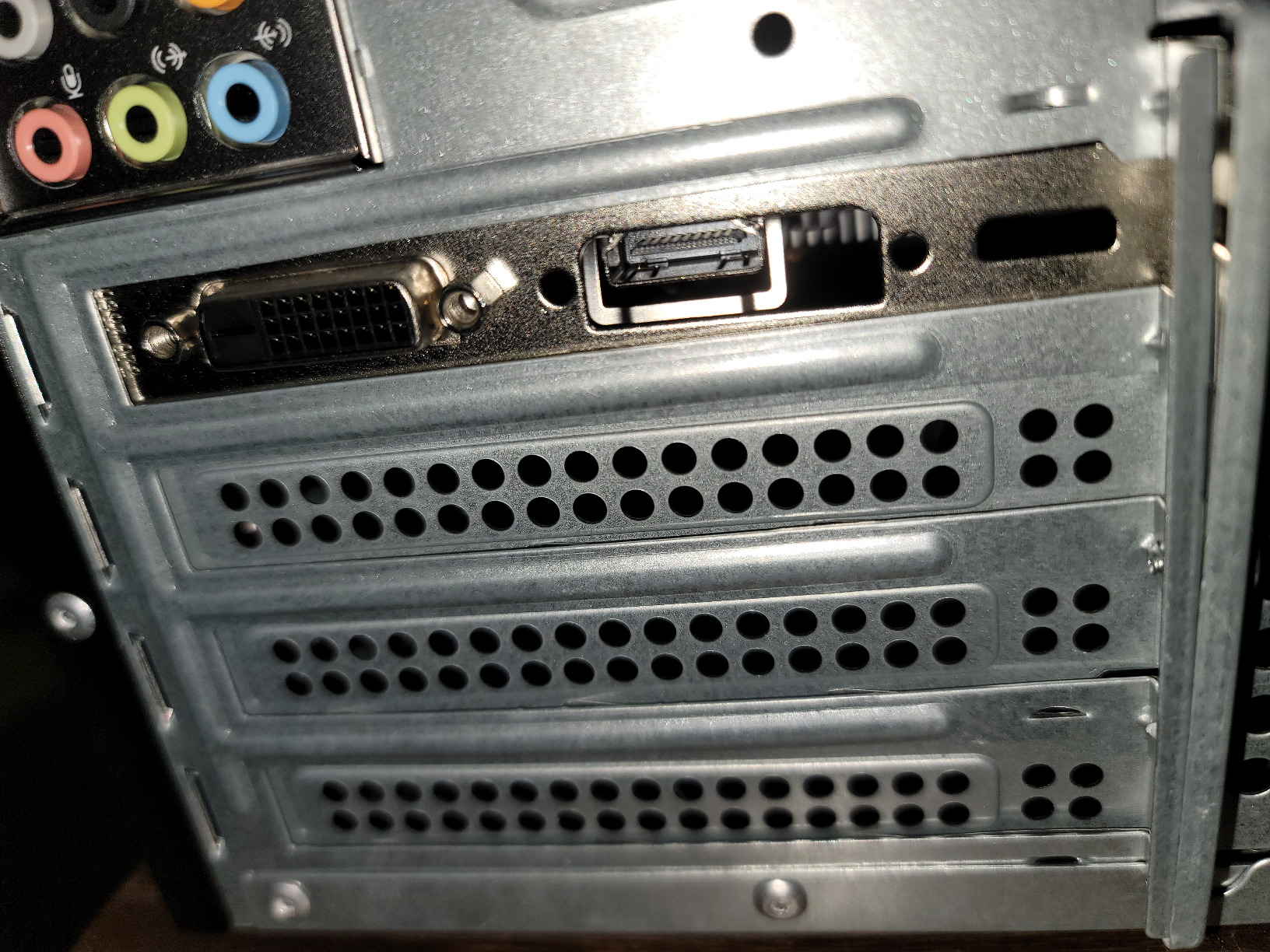 maxsun GEFORCE GT 1030 2GB GDDR5 Video Graphics Card GPU mini ITX Design, New Architecture & Fast Performance Than 2GD4, HDMI, DVI-D, Single Fan Cooling System Customer Review maxsun GEFORCE GT 1030 2GB GDDR5 Video Graphics Card GPU mini ITX Design, New Architecture & Fast Performance Than 2GD4, HDMI, DVI-D, Single Fan Cooling System - Customer Photo 3