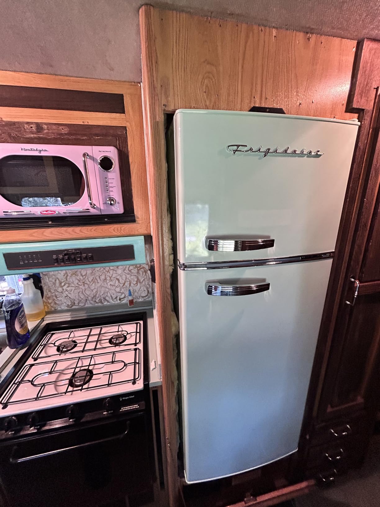 Frigidaire EFR753 Retro Apartment Size Refrigerator with Top Freezer - 2 Door Fridge with 7.5 Cu Ft of Storage Capacity, Adjustable Spill-Proof Shelves, Door & Crisper Bins, Mint - Customer Photo 1