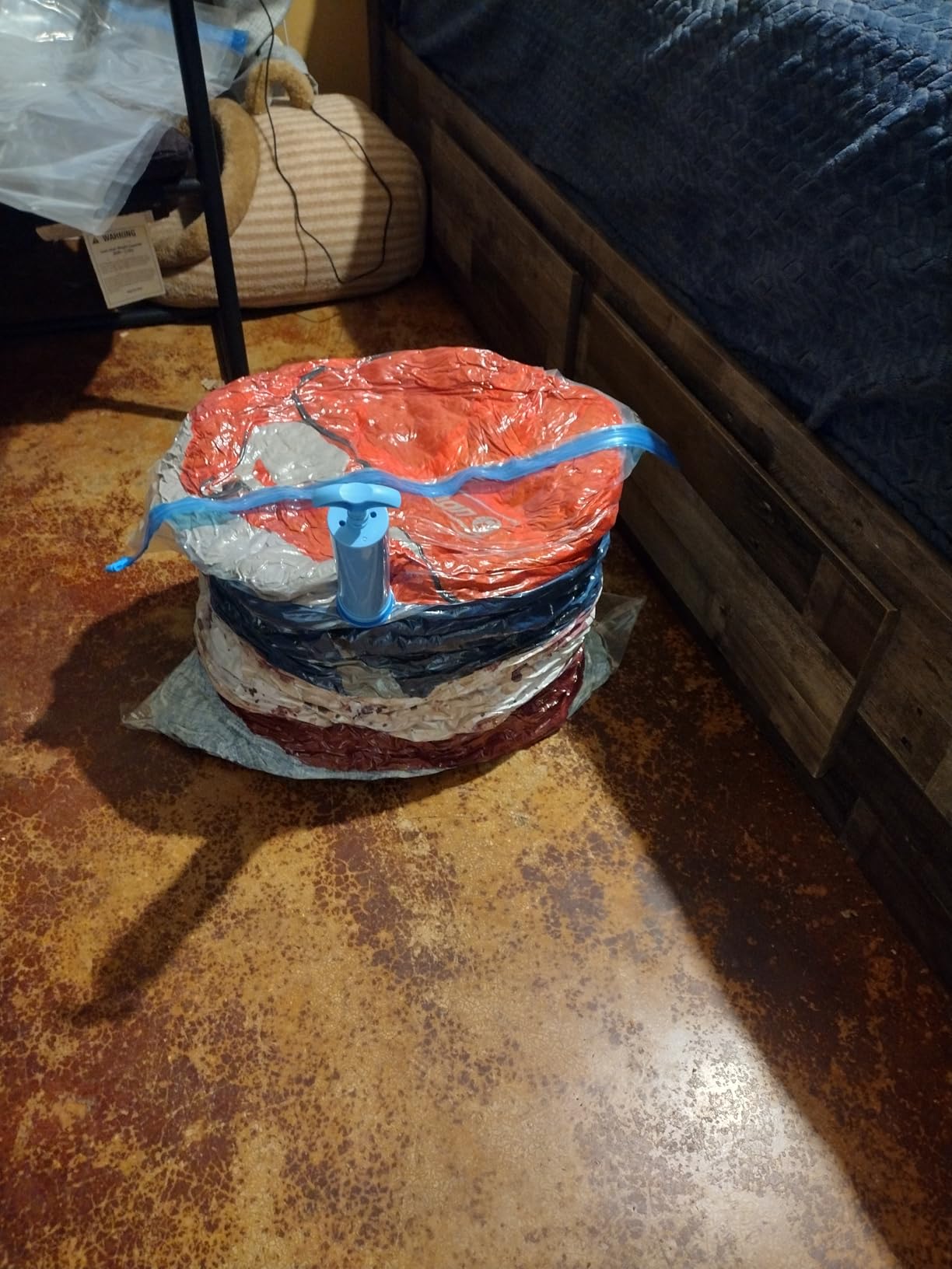 20 Pack Vacuum Storage Bags, Space Saver Bags (4 Jumbo/4 Large/4 Medium/4 Small/4 Roll) Compression for Comforters and Blankets, Sealer Clothes Storage, Hand Pump Included Customer Review 20 Pack Vacuum Storage Bags, Space Saver Bags (4 Jumbo/4 Large/4 Medium/4 Small/4 Roll) Compression for Comforters and Blankets, Sealer Clothes Storage, Hand Pump Included - Customer Photo 2