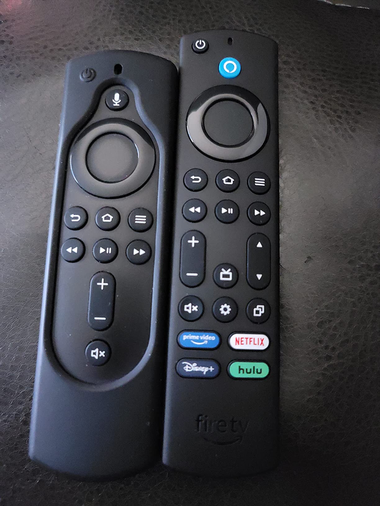 Amazon Fire TV Cube (newest model) with AI-powered Fire TV Search, Hands-free streaming device with Alexa, Wi-Fi 6E, 4K Ultra HD - Customer Photo 2