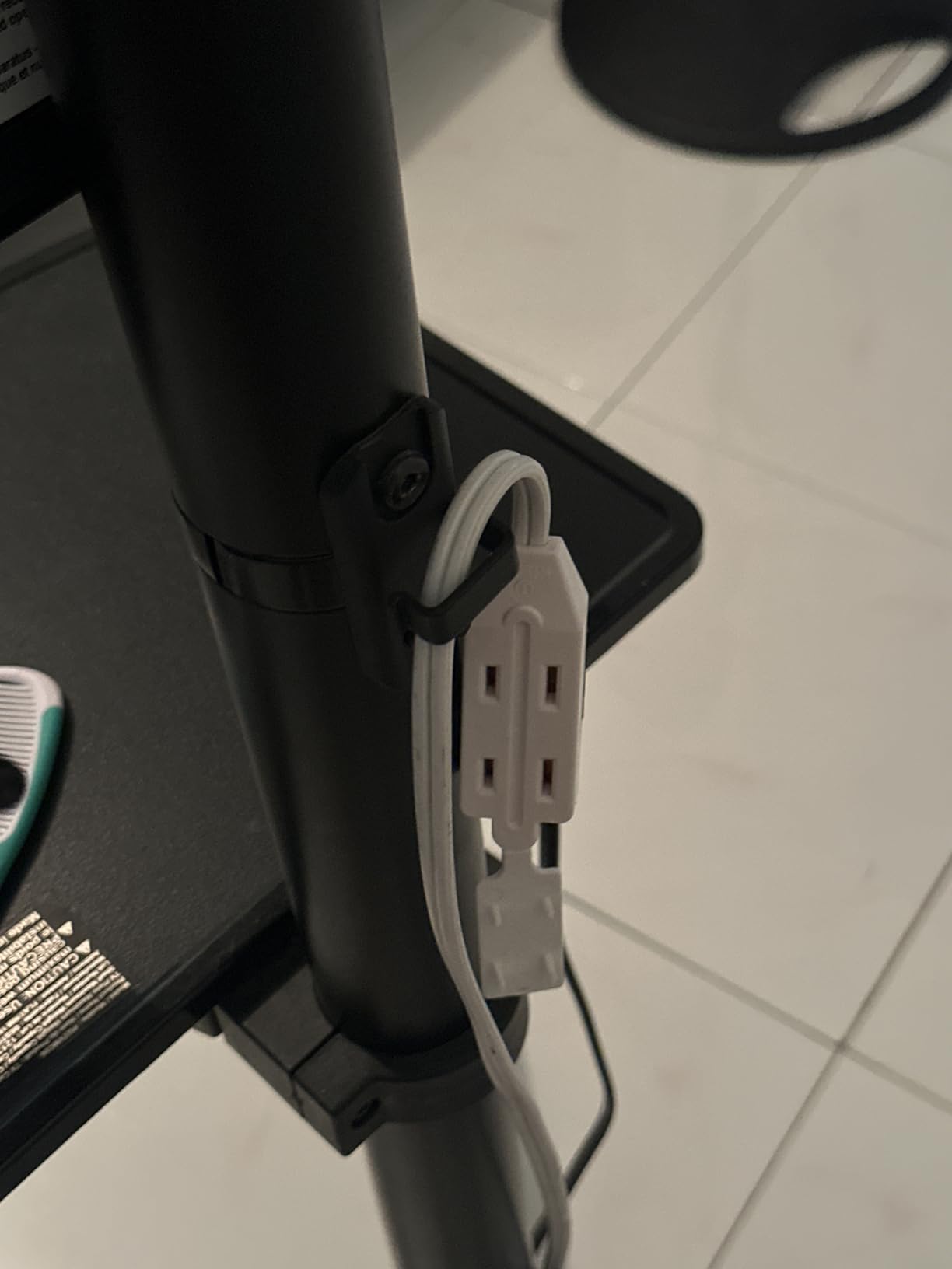 Rfiver Mobile TV Stand for 23-60 Inch LCD LED Flat/Curved Panel Screen TVs up to 88 lbs, Rolling TV Stand with Adjustable Shelf & Tilt, Portable Floor Stand on Wheels for Bedroom, Living Room, Office - Customer Photo 3