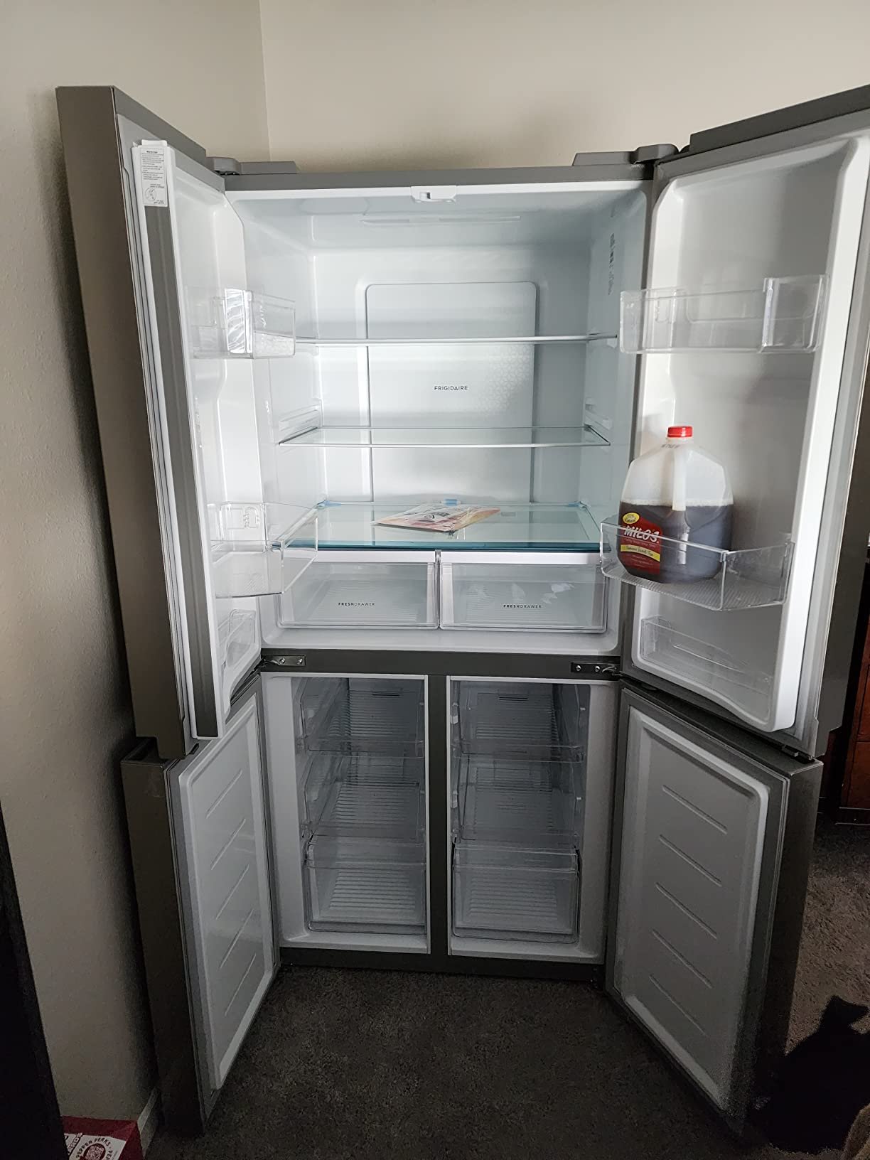 Frigidaire FRQG1721AV 17.4 Cubic Foot Refrigerator, Silver Customer Review Frigidaire FRQG1721AV 17.4 Cubic Foot Refrigerator, Silver - Customer Photo 3