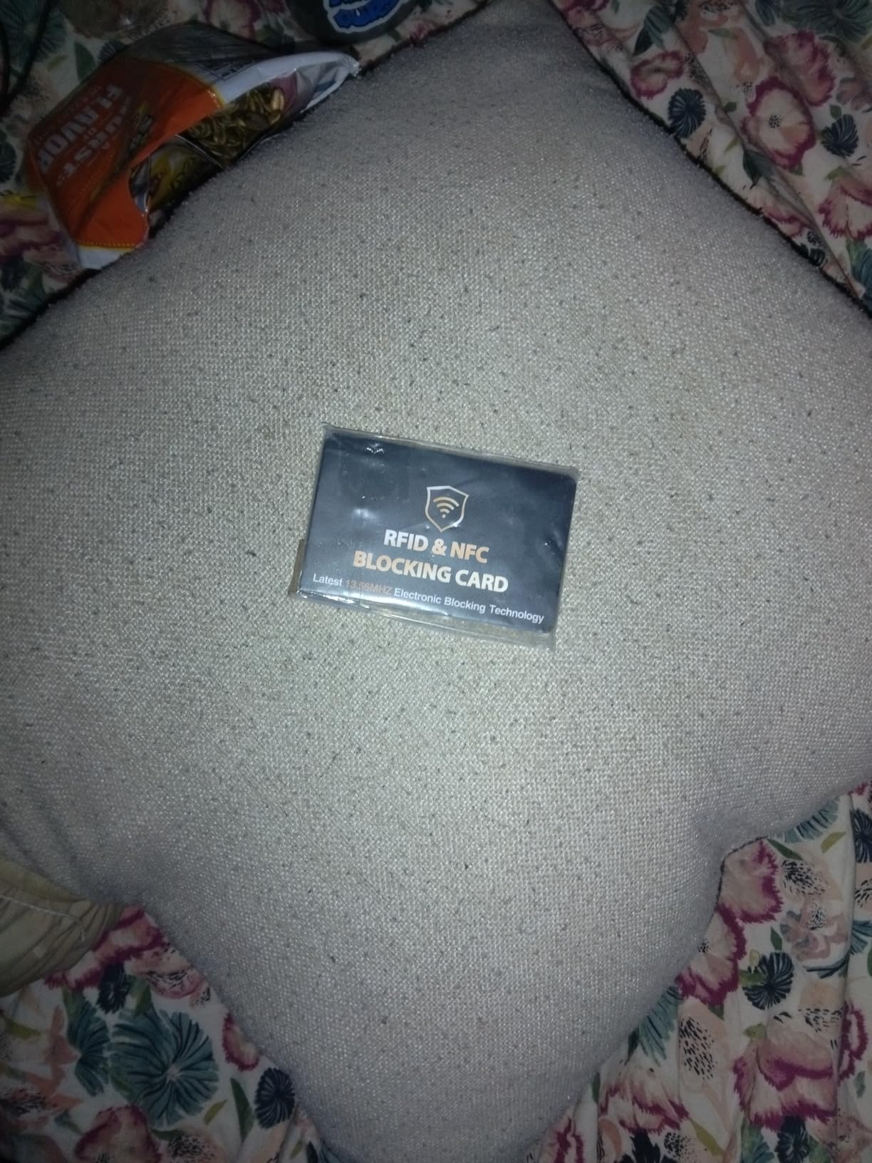 SaiTech IT 5 Pack RFID Blocking Card, One Card Protects Entire Wallet Purse, NFC Contactless Bank Debit Credit Card Protector ID ATM Guard Card Blocker–(Black) - Customer Photo 1