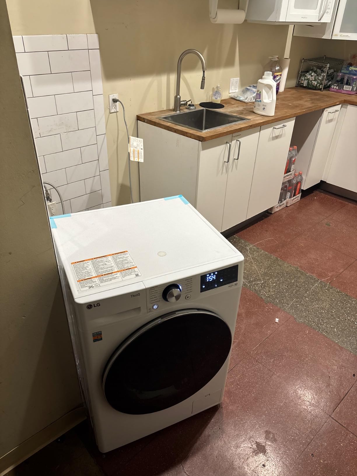 LG WM3555HWA 24 Inch Smart All In One Washer/Dryer with 2.3 cu. ft. Capacity, Wi-Fi Enabled, 14 Wash Cycles, 1400 RPM, Ventless, NeveRust Stainless Steel Drum, Quiet Operation, TrueBalance - Customer Photo 1