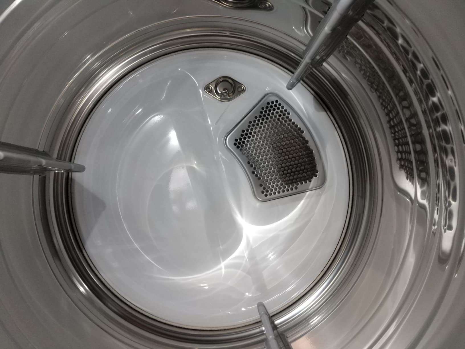 LG WashTower Stacked Smart Laundry Center 4.5 Cu.Ft. Front Load Washer & 7.4 Cu.Ft. Gas Dryer in Black Steel w/Steam WKGX201HBA - Customer Photo 3