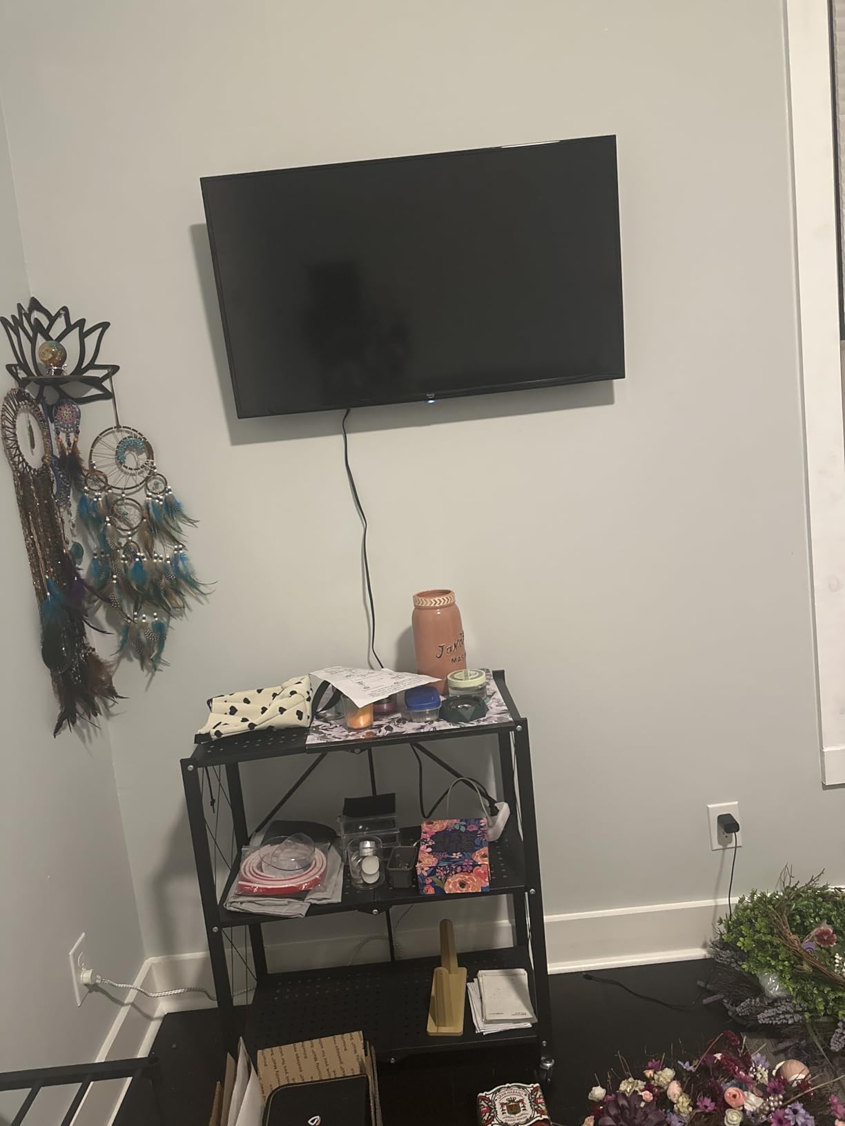 Like-New Amazon Fire TV 32 Like-New Amazon Fire TV 32