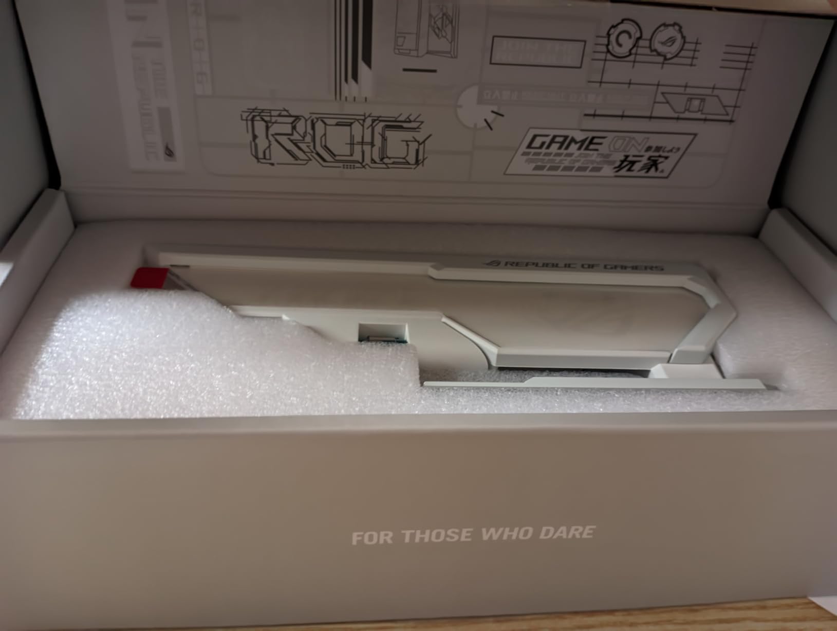 ASUS ROG Herculx Graphics Card Anti-Sag Holder Bracket (Solid Zinc Alloy Construction, Easy Toolless Installation, Included Spirit Level, Adjustable Height, Wide Compatibility, Aura Sync RGB) - Customer Photo 2