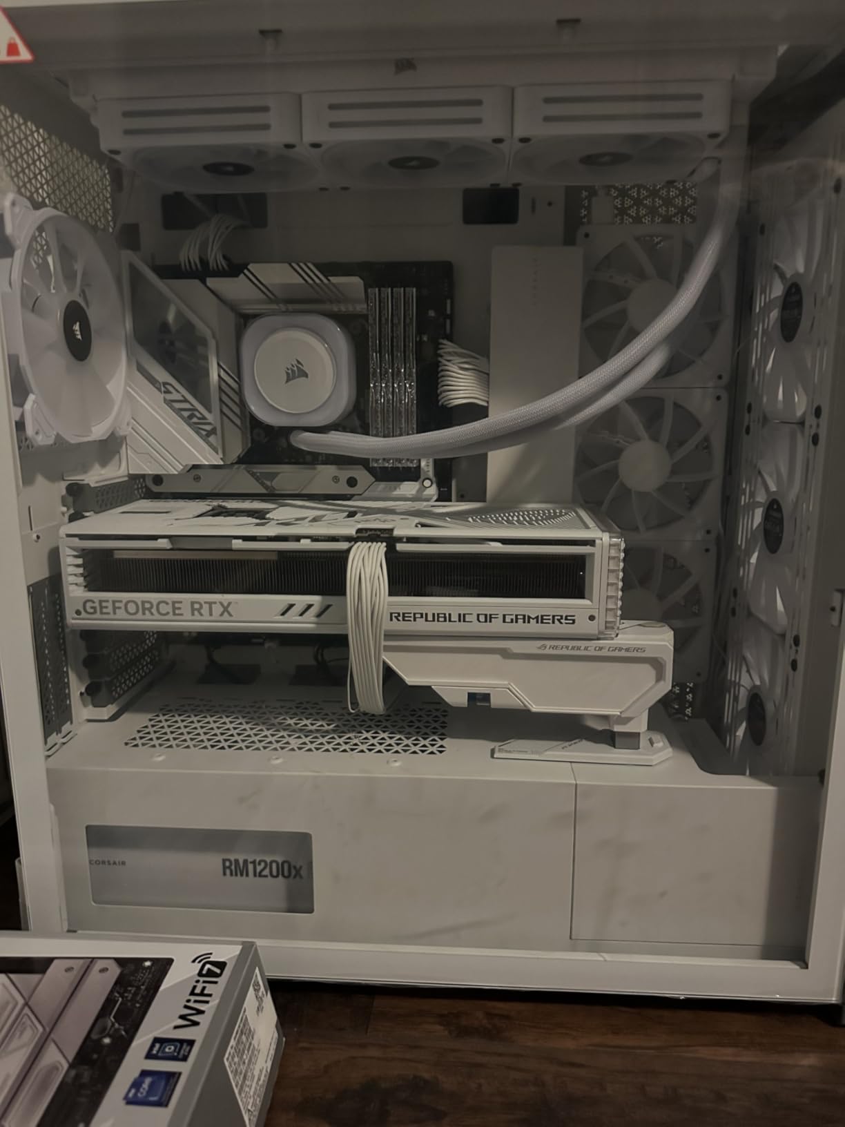 ASUS ROG Herculx Graphics Card Anti-Sag Holder Bracket (Solid Zinc Alloy Construction, Easy Toolless Installation, Included Spirit Level, Adjustable Height, Wide Compatibility, Aura Sync RGB) - Customer Photo 3