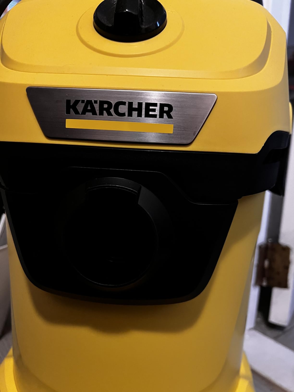 Kärcher WD 3 Multi-Purpose 4.5 Gallon Wet/Dry Shop Vacuum Cleaner with Attachments – Blower Feature, Compact Space-Saving Design, Great for Car Cleaning - Customer Photo 2