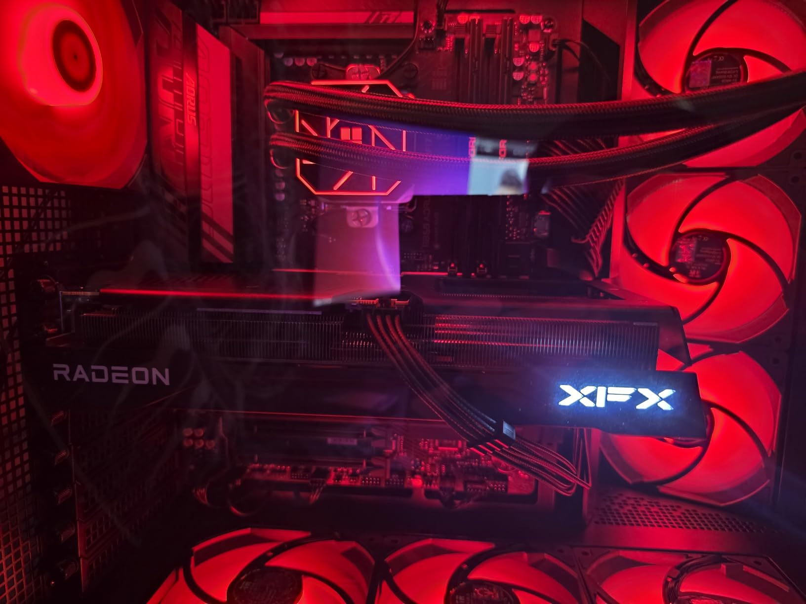 Radeon RX 7900XT Gaming Graphics Card with 20GB GDDR6, AMD RDNA 3 RX-79TMBABF9 - Customer Photo 1