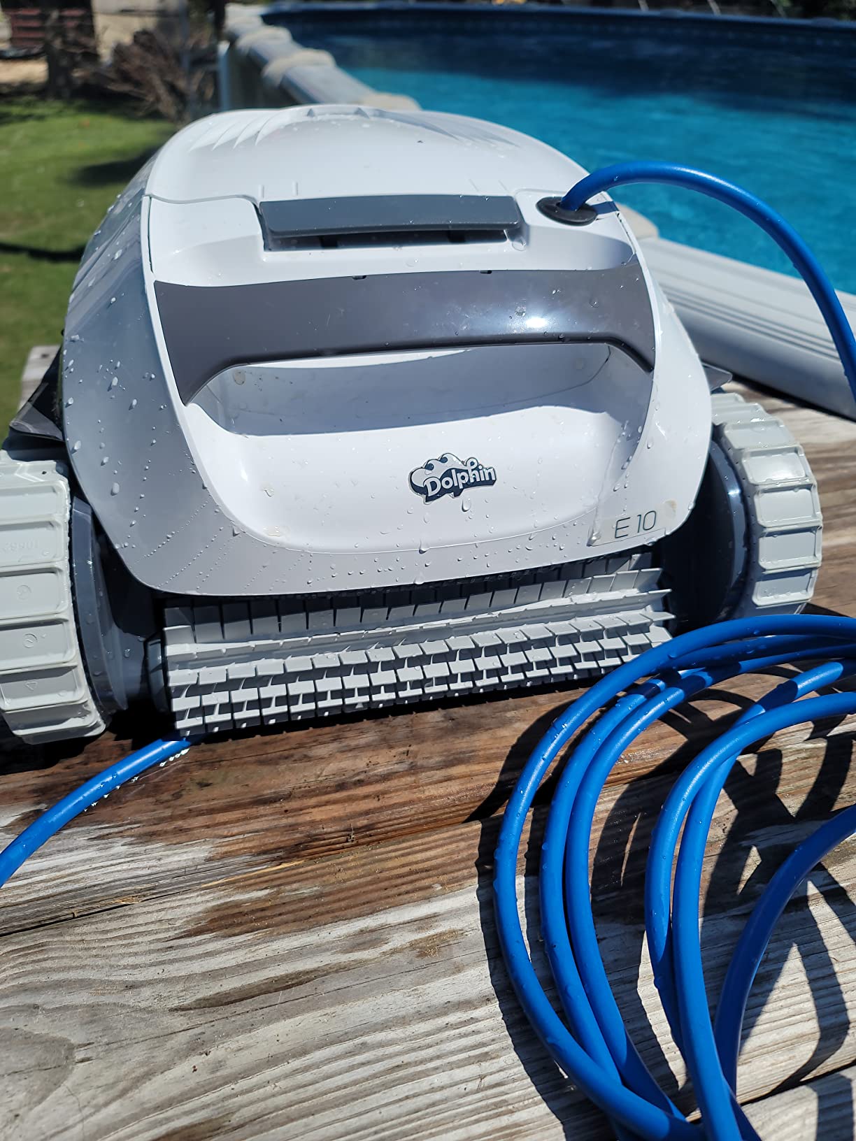 Dolphin Explorer E30 Wi-Fi Robotic Pool Cleaner with Top-Load Filter Cartridges, Ideal for Pools up to 50 Feet Customer Review Dolphin Explorer E30 Wi-Fi Robotic Pool Cleaner with Top-Load Filter Cartridges, Ideal for Pools up to 50 Feet - Customer Photo 3