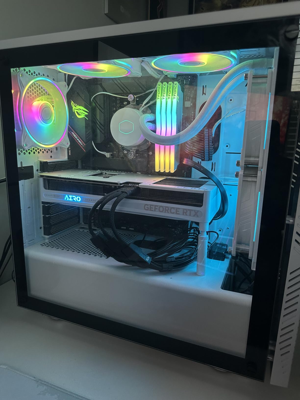 GPU Support Bracket, Graphics Video Card Brace with Height Adjustable, Anti Sag Holder for Universal Graphics Card Sag, GPU Stand with Magnet and Rubber Pad (Black) - Customer Photo 2