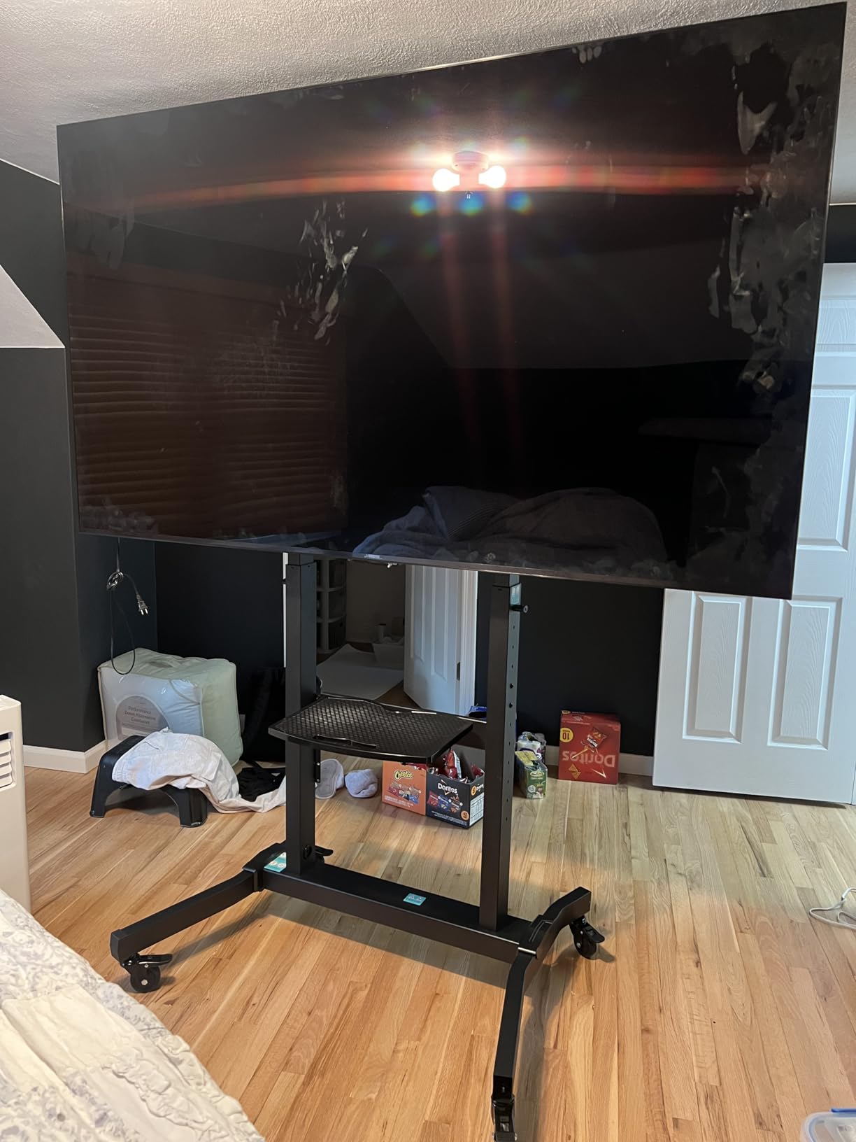 ONKRON Mobile TV Stand for 50-100 Inch TVs up to 265 lbs, Height Adjustable TV Portable Stand with +5/-5° Tilt, max VESA 1000x600, Heavy Duty TV Cart Rolling TV Stand on Wheels Black - Customer Photo 3