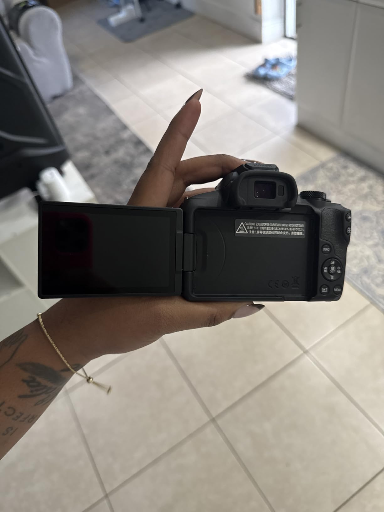 Canon EOS R50 Mirrorless Camera RF-S18-45mm F4.5-6.3 is STM Lens Kit, 24.2 Megapixel CMOS (APS-C) Sensor, 4K Video, Hybrid Camera, Photo and Video, Vlogging, Content Creator, RF Mount, Black - Customer Photo 1