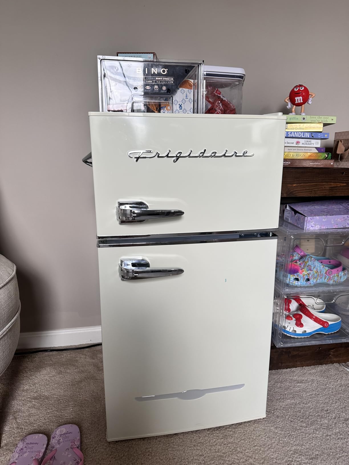 Frigidaire EFR840-Cream EFR840 Retro Mini Fridge with Freezer & Side Bottle Opener-Small 2 Door Refrigerator for Office Bar or College Dorm Room-3.1 Cu Ft (Cream) - Customer Photo 2