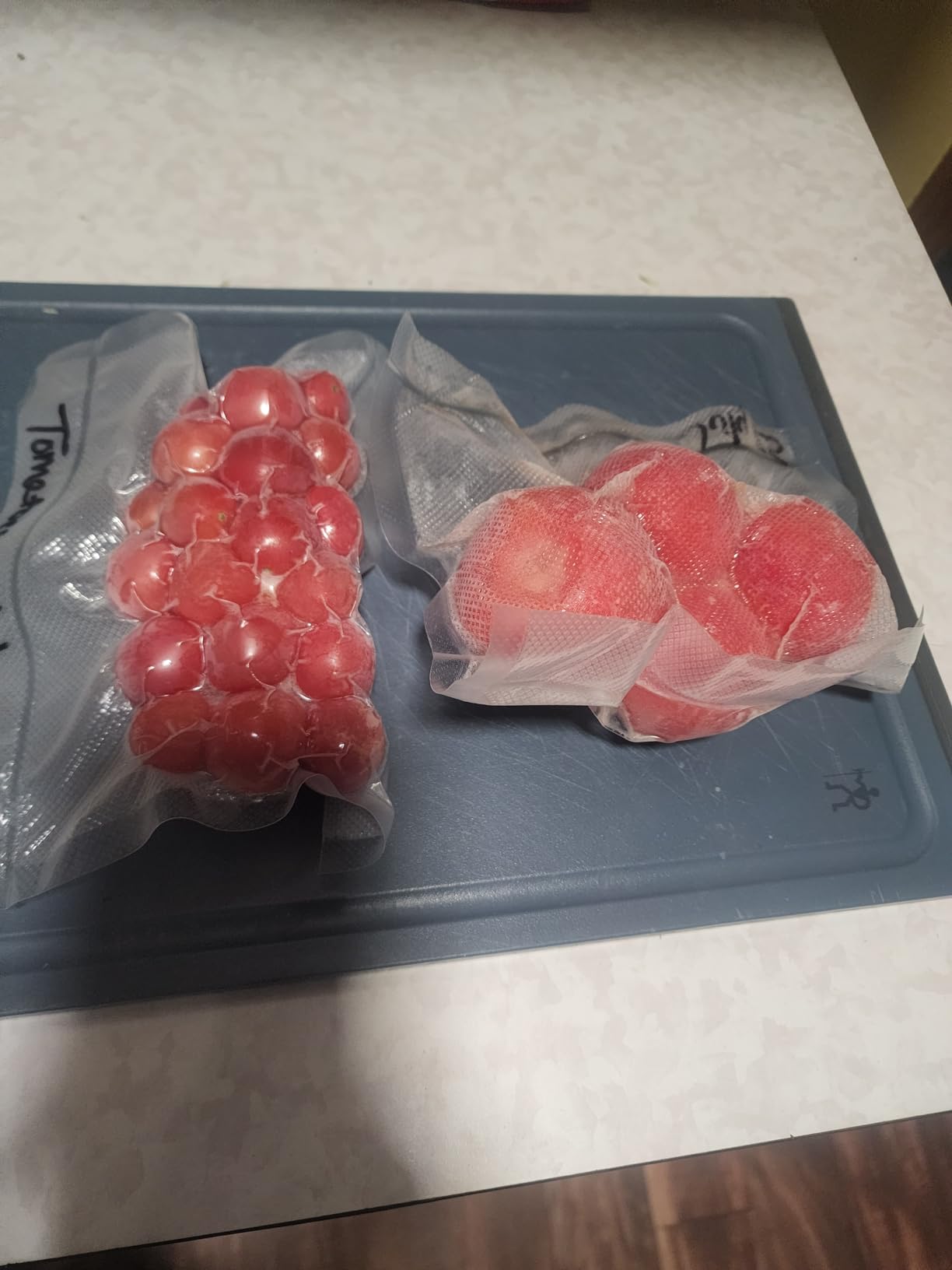 Vacuum Sealer Machine Powerful 90Kpa Precision 6-in-1 Compact Food Preservation System with Cutter, 2 Bag Rolls & 5 Pre-cut Bags, Widened 12mm Sealing Strip, Dry&Moist Modes (Silver) - Customer Photo 2