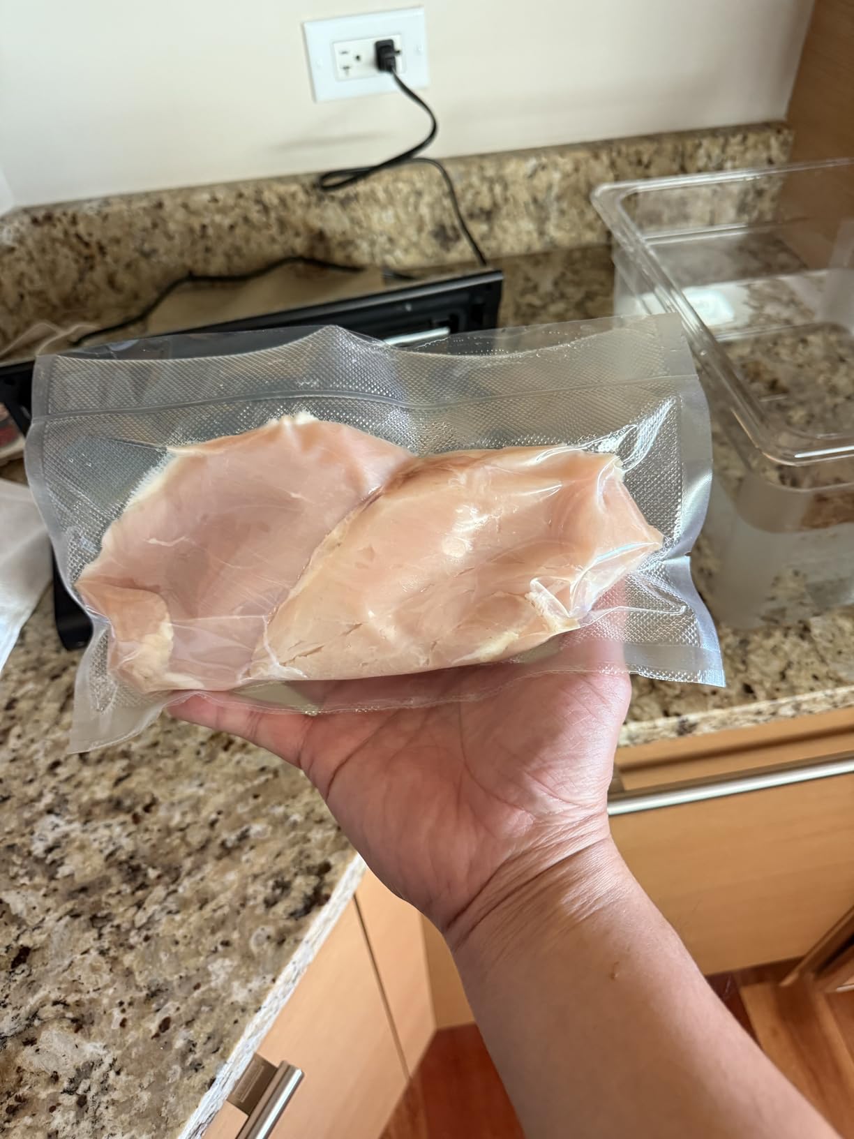 Vacuum Sealer Machine Powerful 90Kpa Precision 6-in-1 Compact Food Preservation System with Cutter, 2 Bag Rolls & 5 Pre-cut Bags, Widened 12mm Sealing Strip, Dry&Moist Modes (Silver) - Customer Photo 3