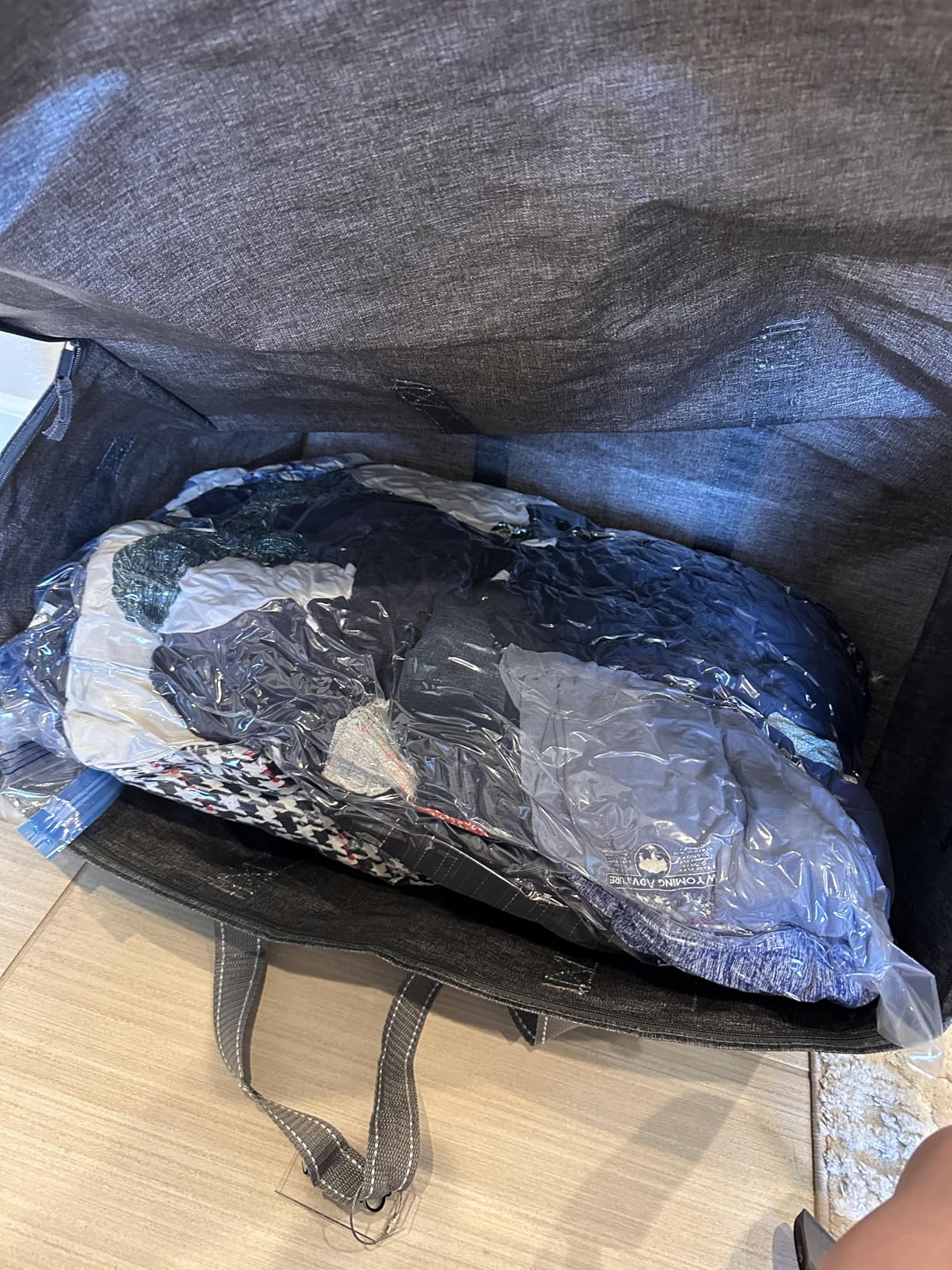 HIBAG Vacuum Storage Seal Bags, 10 Jumbo Space Saver Vacuum Sealer Bags for Clothes, Comforters, Blankets, Bedding (10J) Customer Review HIBAG Vacuum Storage Seal Bags, 10 Jumbo Space Saver Vacuum Sealer Bags for Clothes, Comforters, Blankets, Bedding (10J) - Customer Photo 1