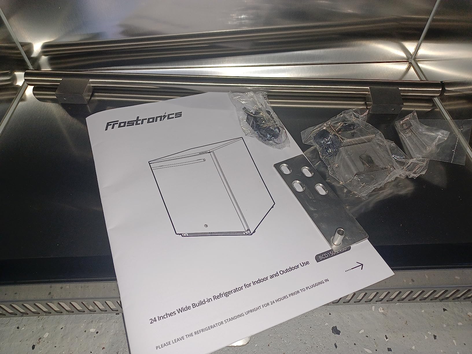 24 Inch 168 Cans Outdoor Beverage Refrigerator, 5.47 cu. ft. Built-in Beverage Cooler with Easy-Swap Reversible Door, 26°F Outdoor Beverage Fridge, SUS304, Lockable, ETL & NSF7 Certified Customer Review 24 Inch 168 Cans Outdoor Beverage Refrigerator, 5.47 cu. ft. Built-in Beverage Cooler with Easy-Swap Reversible Door, 26°F Outdoor Beverage Fridge, SUS304, Lockable, ETL & NSF7 Certified - Customer Photo 3