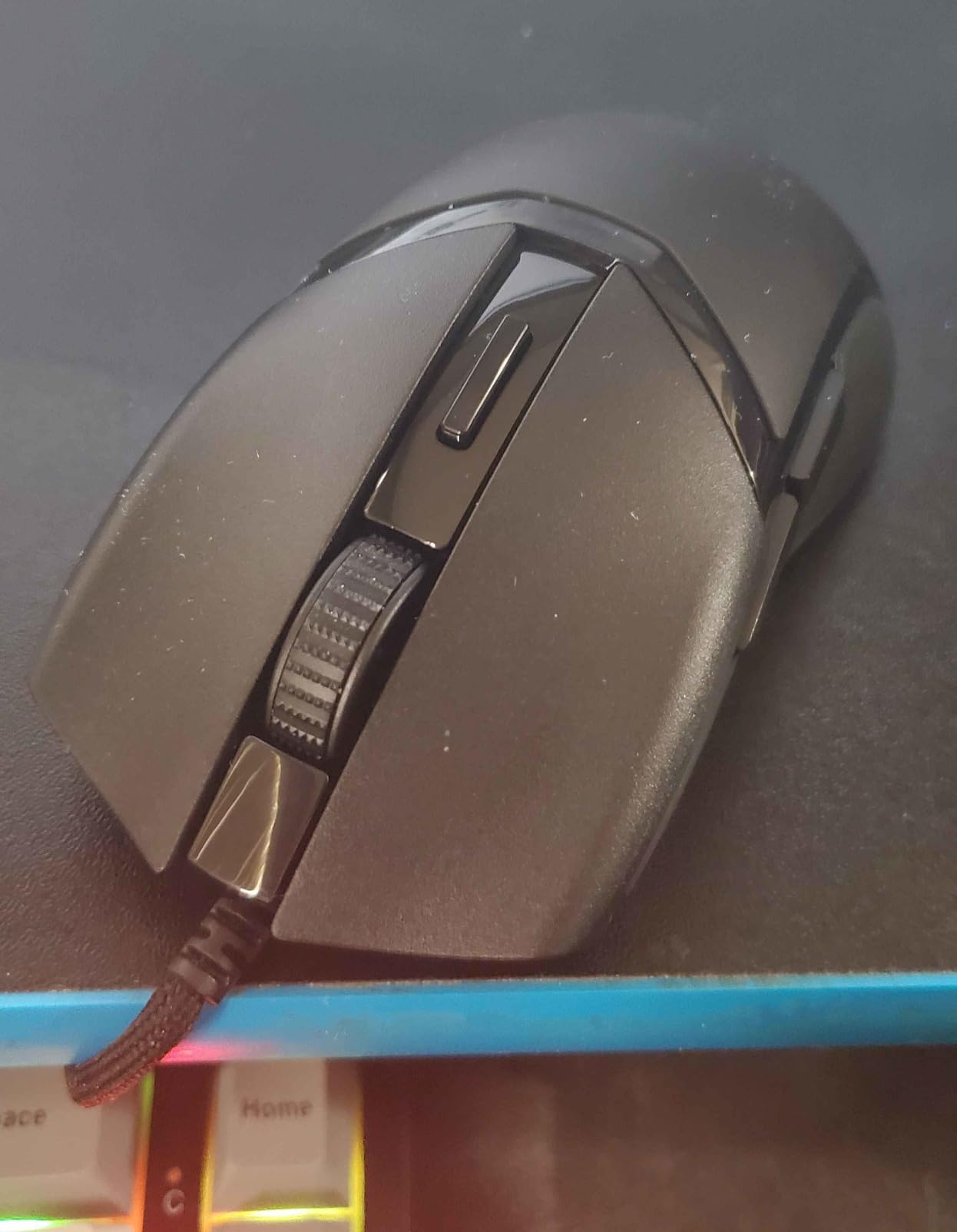 Razer Cobra Gaming Mouse: 58g, Gen-3 Optical Switches, Chroma RGB Lighting, 8500 DPI Sensor, PTFE Feet, Speedflex Cable - Black - Customer Photo 1