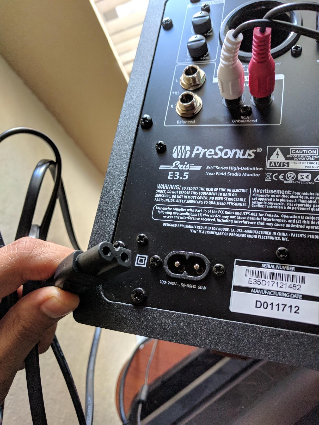 PreSonus Eris 3.5 Studio Monitors, Pair — Powered, Active Monitor Speakers for Near Field Music Production, Desktop Computer, Hi-Fi Audio - Customer Photo 2